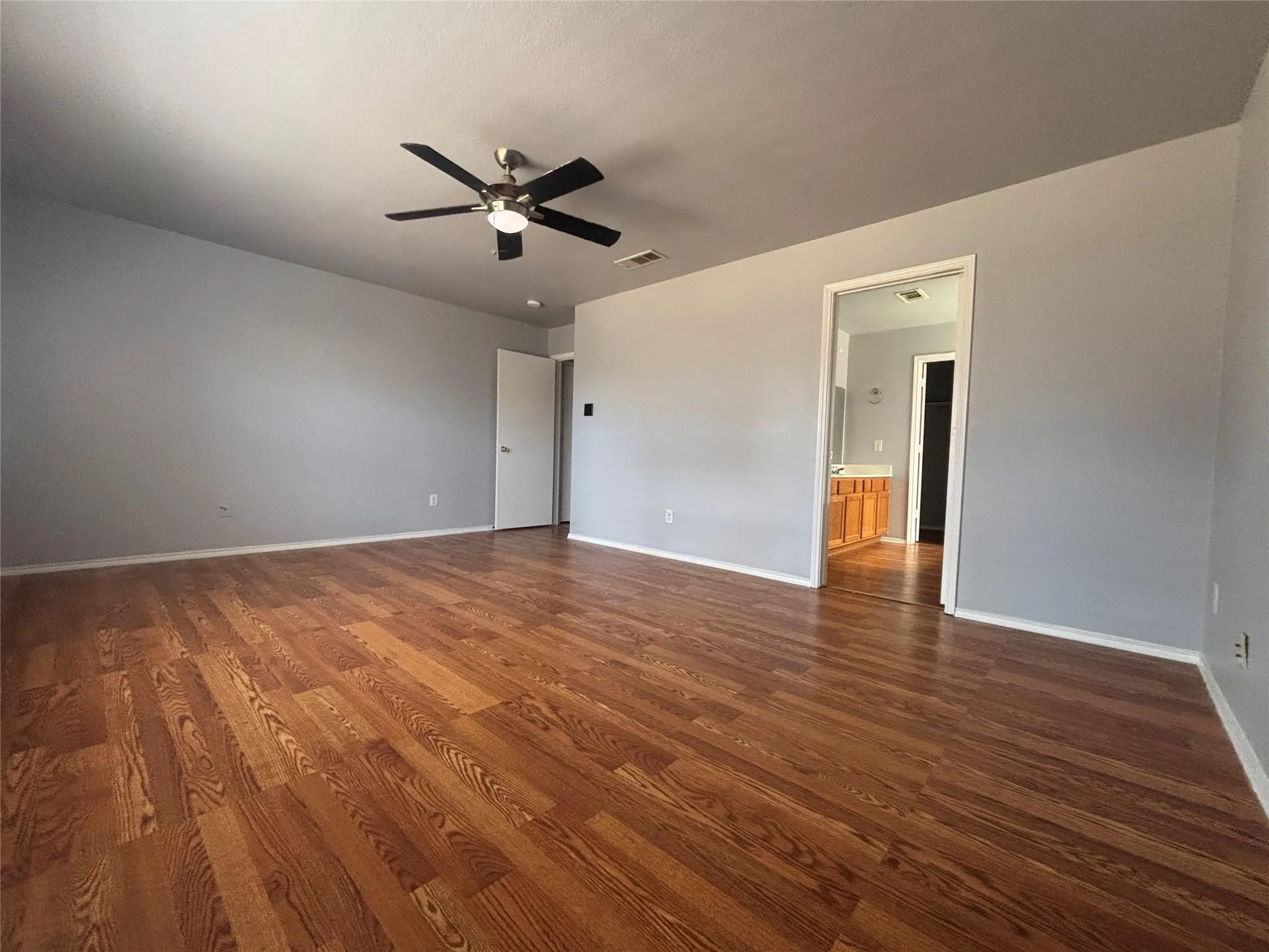 Single Family Residence For Rent in Tarrant County , 5012 Raymond Drive, Fort Worth, Texas 76244, 4 Bedroom, 3 Bathroom, 2 Garage spaces, 2,567 Sqft, built in 2002, mls#21379855, Real Estate Agent in Fort Worth, Homes For Rent in Tarrant county, Homes For Rent in Fort Worth, Realtor in Fort Worth Texas, Real Estate Brokerage Independent Realty Texas, Luminita Cordes Realtor