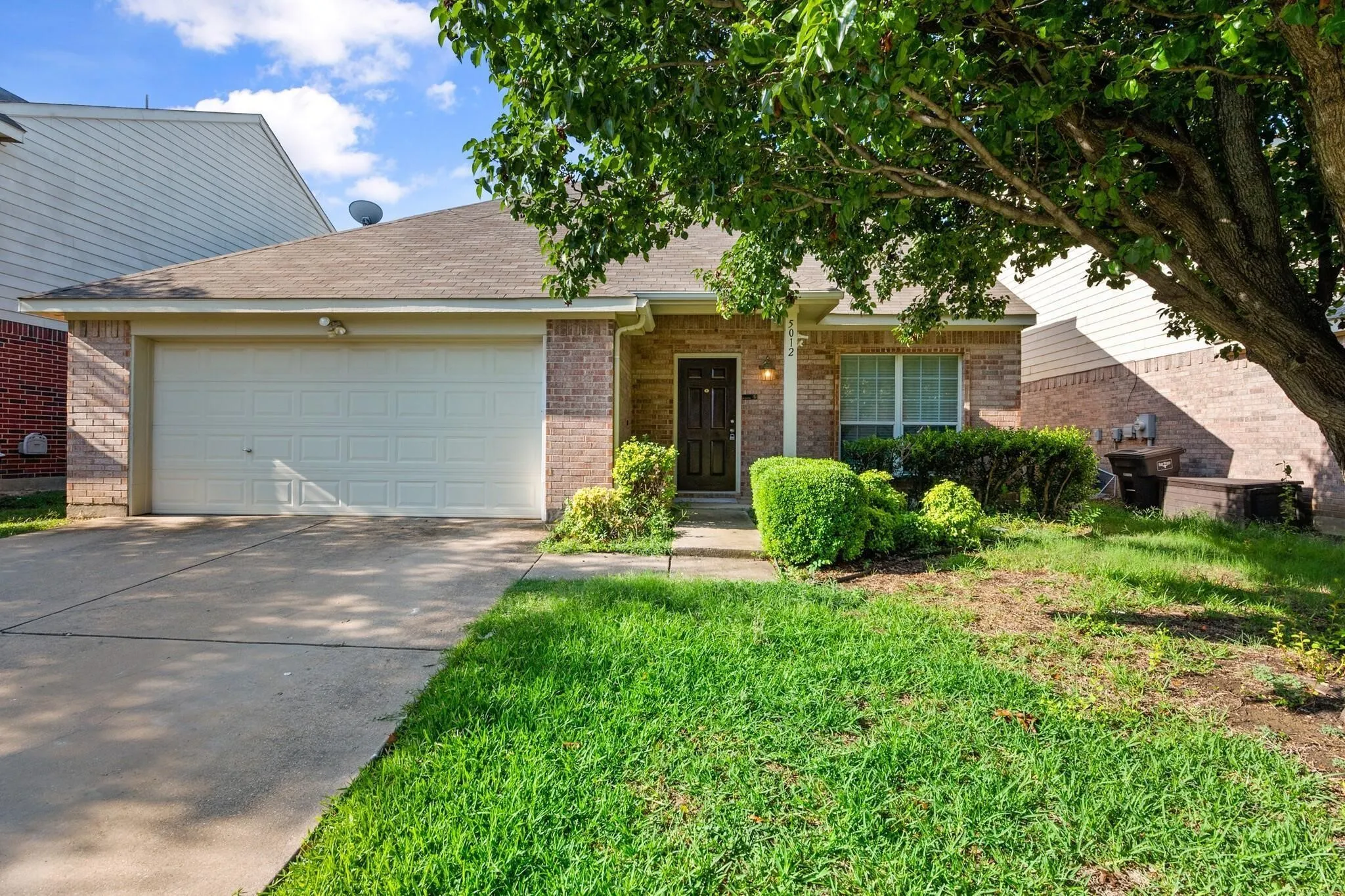 Single Family Residence For Rent in Tarrant County , 5012 Raymond Drive, Fort Worth, Texas 76244, 4 Bedroom, 3 Bathroom, 2 Garage spaces, 2,567 Sqft, built in 2002, mls#21379855, Real Estate Agent in Fort Worth, Homes For Rent in Tarrant county, Homes For Rent in Fort Worth, Realtor in Fort Worth Texas, Real Estate Brokerage Independent Realty Texas, Luminita Cordes Realtor
