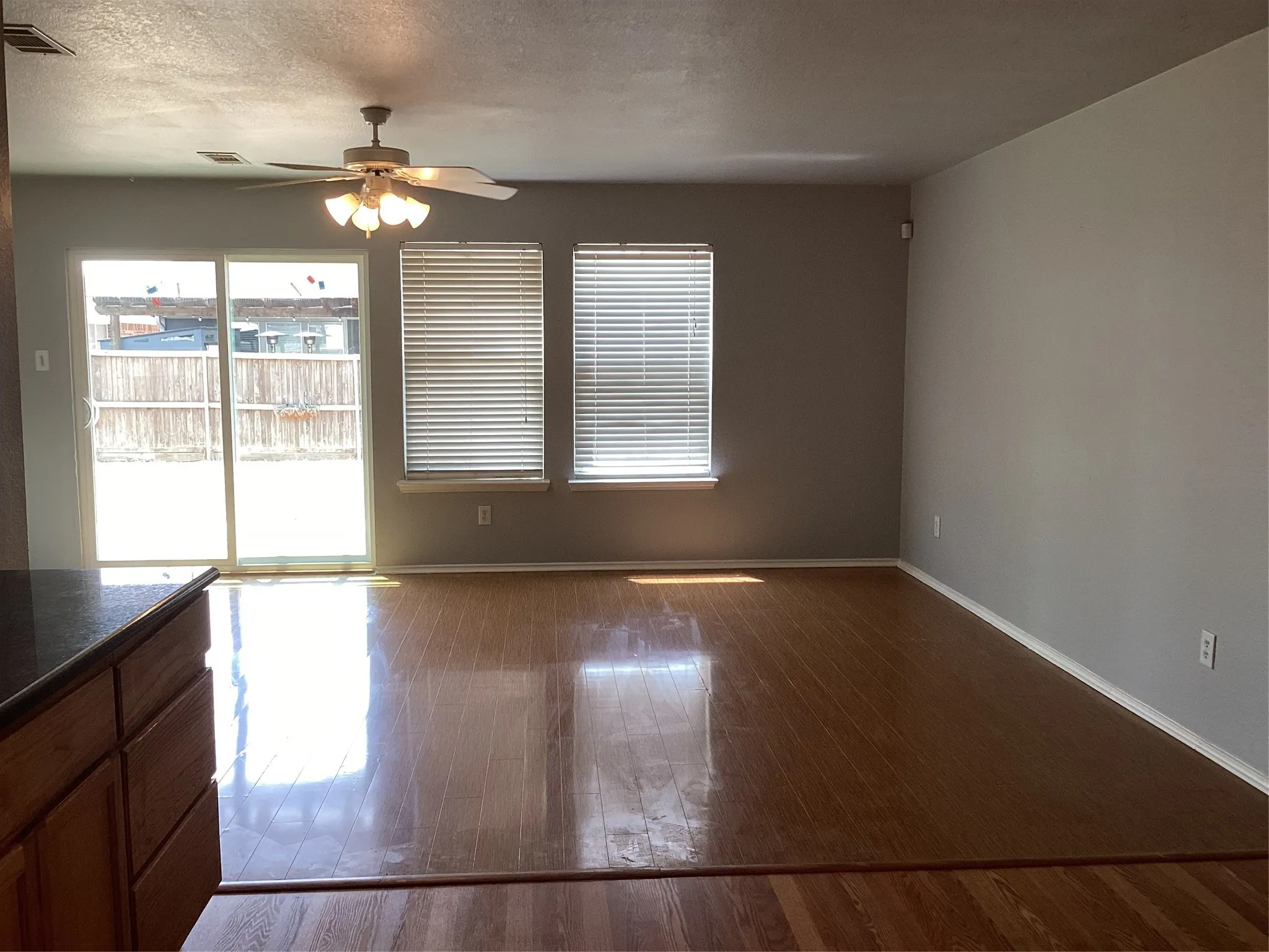 Single Family Residence For Rent in Tarrant County , 5012 Raymond Drive, Fort Worth, Texas 76244, 4 Bedroom, 3 Bathroom, 2 Garage spaces, 2,567 Sqft, built in 2002, mls#21379855, Real Estate Agent in Fort Worth, Homes For Rent in Tarrant county, Homes For Rent in Fort Worth, Realtor in Fort Worth Texas, Real Estate Brokerage Independent Realty Texas, Luminita Cordes Realtor