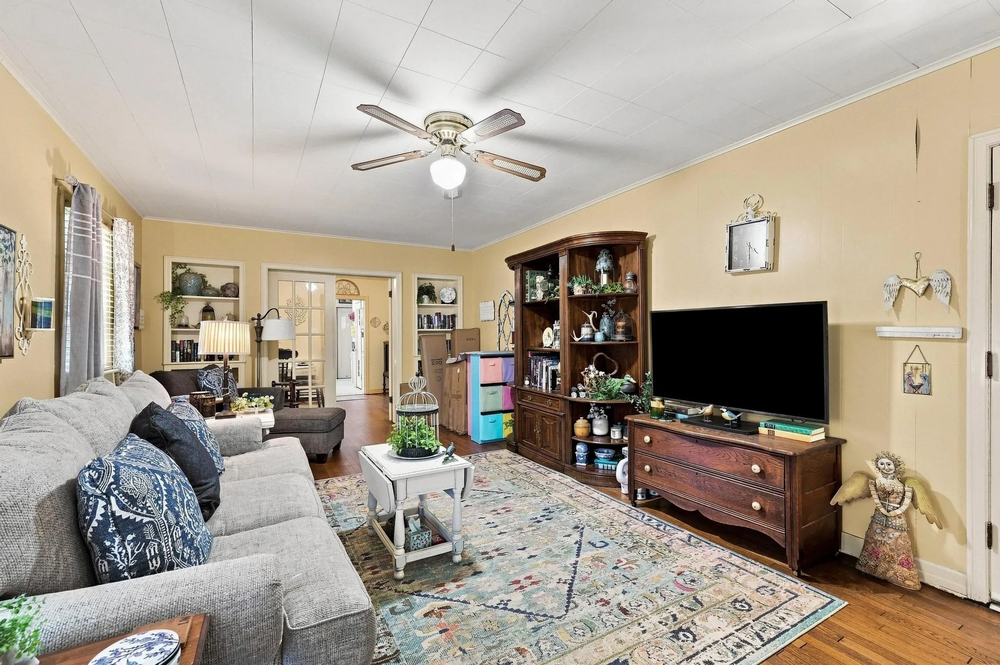 Single Family Residence For Sale in Grayson County , 1231 W Sears Street, Denison, Texas 75020, 2 Bedroom, 1 Bathroom, 2 Garage spaces, 1,492 Sqft, built in 1928, mls#21378475, Real Estate Agent in Denison, Homes For Sale in Grayson county, Homes For Sale in Denison, Realtor in Denison Texas, Real Estate Brokerage Independent Realty Texas, Luminita Cordes Realtor