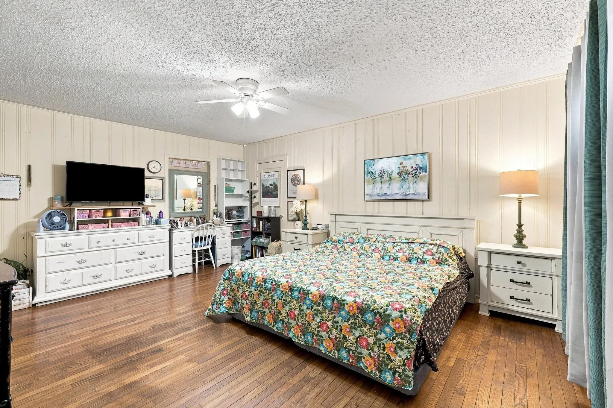 Single Family Residence For Sale in Grayson County , 1231 W Sears Street, Denison, Texas 75020, 2 Bedroom, 1 Bathroom, 2 Garage spaces, 1,492 Sqft, built in 1928, mls#21378475, Real Estate Agent in Denison, Homes For Sale in Grayson county, Homes For Sale in Denison, Realtor in Denison Texas, Real Estate Brokerage Independent Realty Texas, Luminita Cordes Realtor