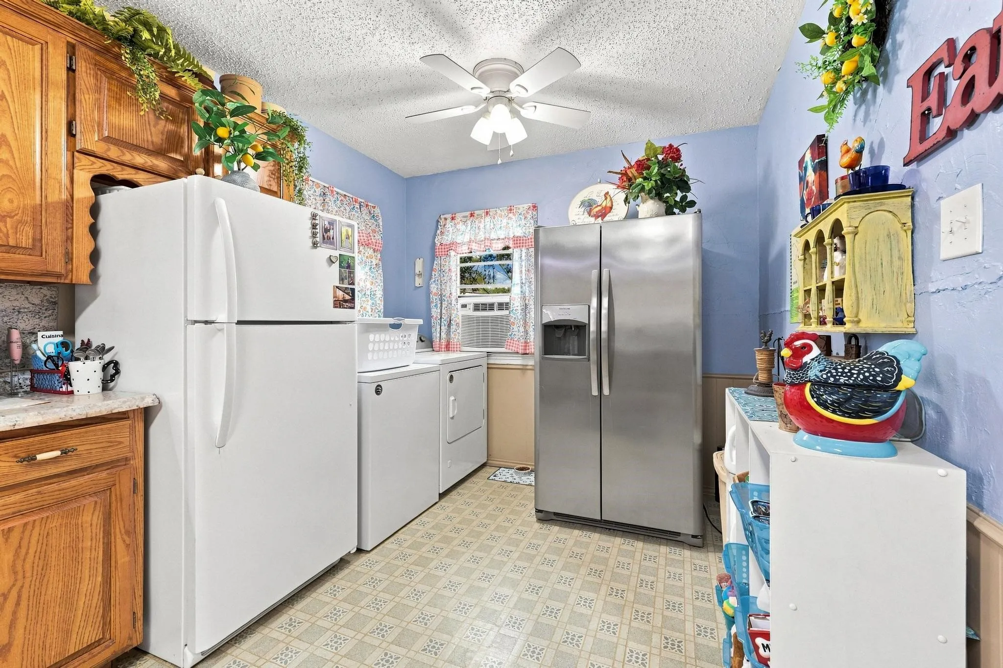 Single Family Residence For Sale in Grayson County , 1231 W Sears Street, Denison, Texas 75020, 2 Bedroom, 1 Bathroom, 2 Garage spaces, 1,492 Sqft, built in 1928, mls#21378475, Real Estate Agent in Denison, Homes For Sale in Grayson county, Homes For Sale in Denison, Realtor in Denison Texas, Real Estate Brokerage Independent Realty Texas, Luminita Cordes Realtor