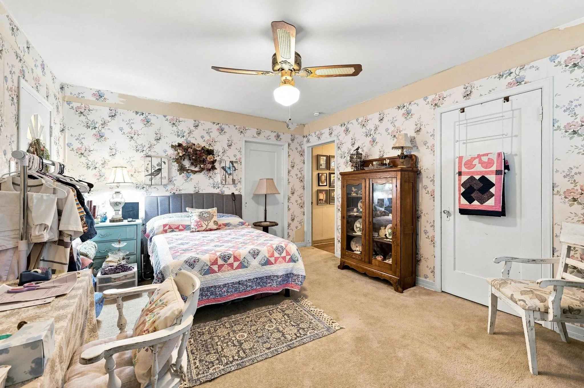 Single Family Residence For Sale in Grayson County , 1231 W Sears Street, Denison, Texas 75020, 2 Bedroom, 1 Bathroom, 2 Garage spaces, 1,492 Sqft, built in 1928, mls#21378475, Real Estate Agent in Denison, Homes For Sale in Grayson county, Homes For Sale in Denison, Realtor in Denison Texas, Real Estate Brokerage Independent Realty Texas, Luminita Cordes Realtor