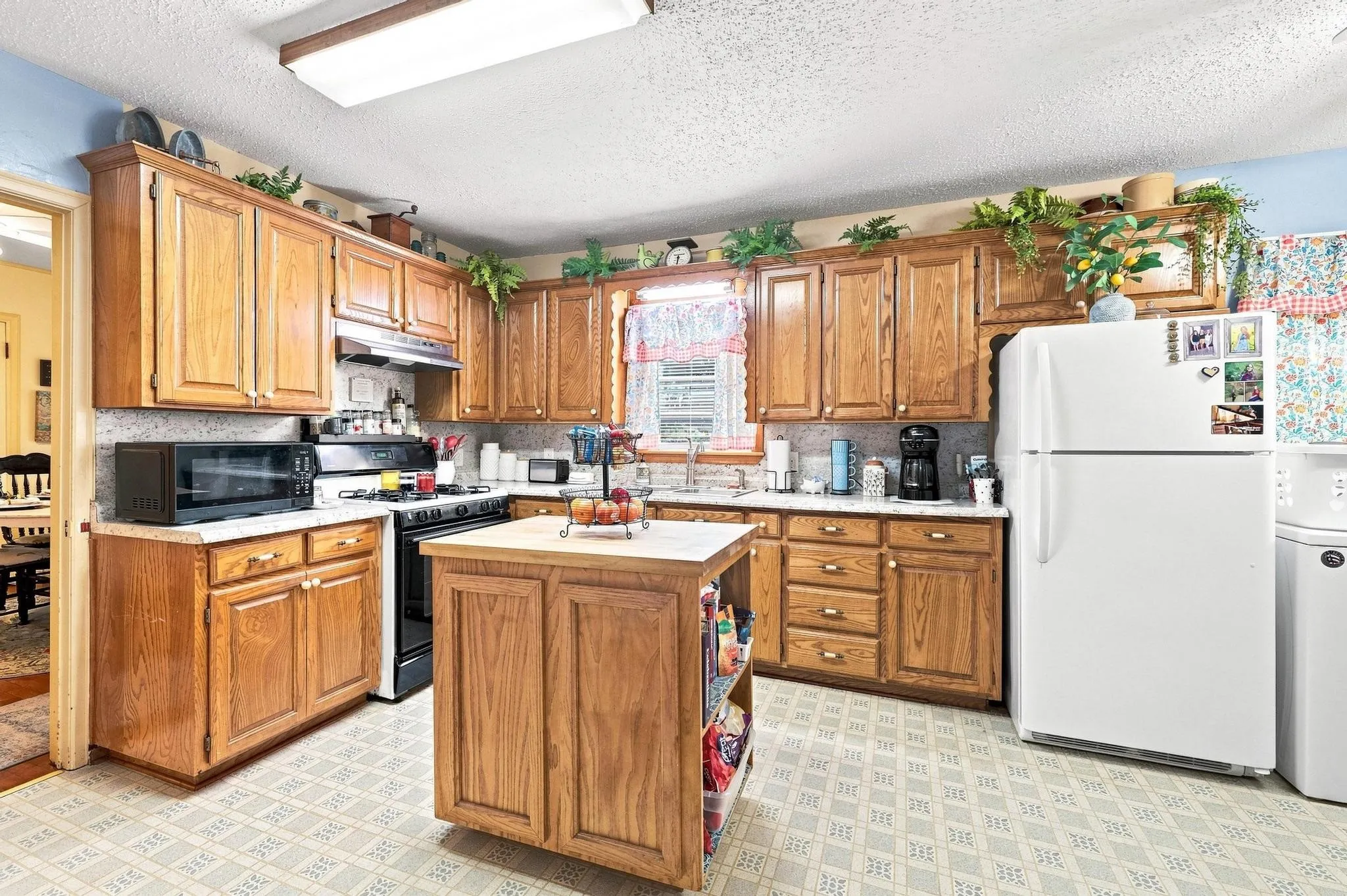 lots of countertop space