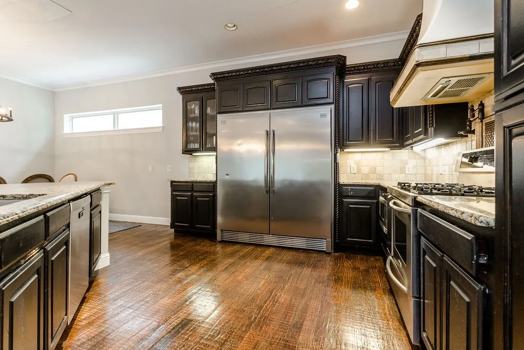 Townhouse For Rent in Dallas County , 3817 Bowser Avenue C, Dallas, Texas 75219, 3 Bedroom, 4 Bathroom, 2 Garage spaces, 2,944 Sqft, built in 2007, mls#21379856, Real Estate Agent in Dallas, Homes For Rent in Dallas county, Homes For Rent in Dallas, Realtor in Dallas Texas, Real Estate Brokerage Independent Realty Texas, Luminita Cordes Realtor