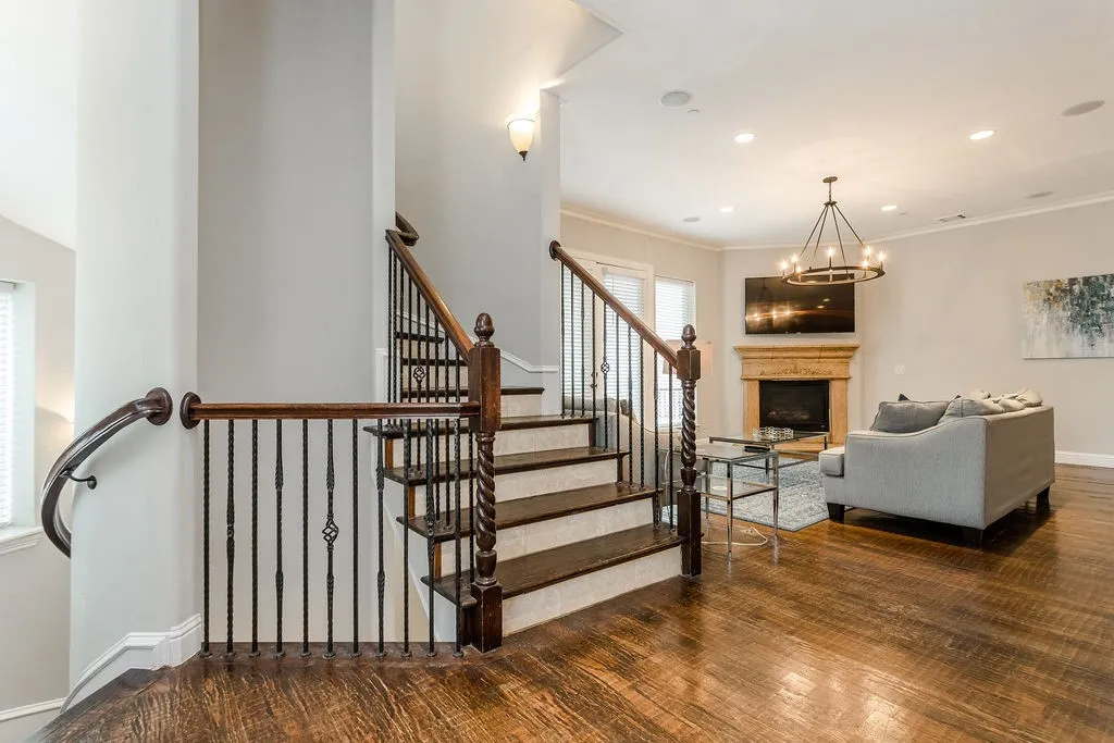 Townhouse For Rent in Dallas County , 3817 Bowser Avenue C, Dallas, Texas 75219, 3 Bedroom, 4 Bathroom, 2 Garage spaces, 2,944 Sqft, built in 2007, mls#21379856, Real Estate Agent in Dallas, Homes For Rent in Dallas county, Homes For Rent in Dallas, Realtor in Dallas Texas, Real Estate Brokerage Independent Realty Texas, Luminita Cordes Realtor