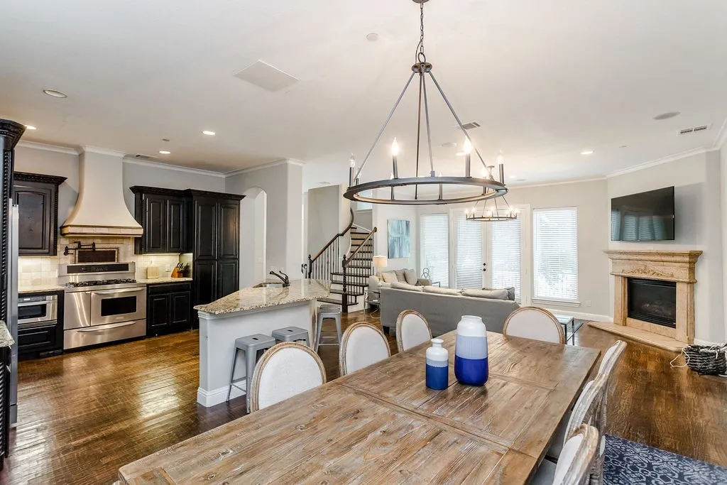 Townhouse For Rent in Dallas County , 3817 Bowser Avenue C, Dallas, Texas 75219, 3 Bedroom, 4 Bathroom, 2 Garage spaces, 2,944 Sqft, built in 2007, mls#21379856, Real Estate Agent in Dallas, Homes For Rent in Dallas county, Homes For Rent in Dallas, Realtor in Dallas Texas, Real Estate Brokerage Independent Realty Texas, Luminita Cordes Realtor