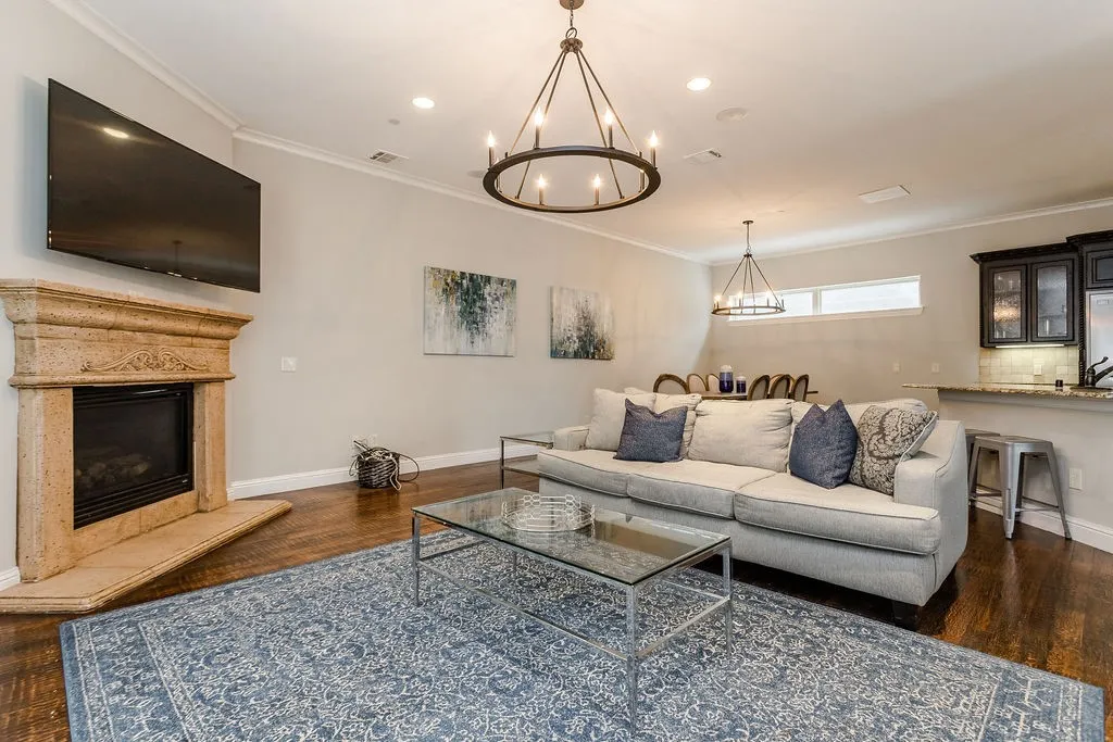 Townhouse For Rent in Dallas County , 3817 Bowser Avenue C, Dallas, Texas 75219, 3 Bedroom, 4 Bathroom, 2 Garage spaces, 2,944 Sqft, built in 2007, mls#21379856, Real Estate Agent in Dallas, Homes For Rent in Dallas county, Homes For Rent in Dallas, Realtor in Dallas Texas, Real Estate Brokerage Independent Realty Texas, Luminita Cordes Realtor