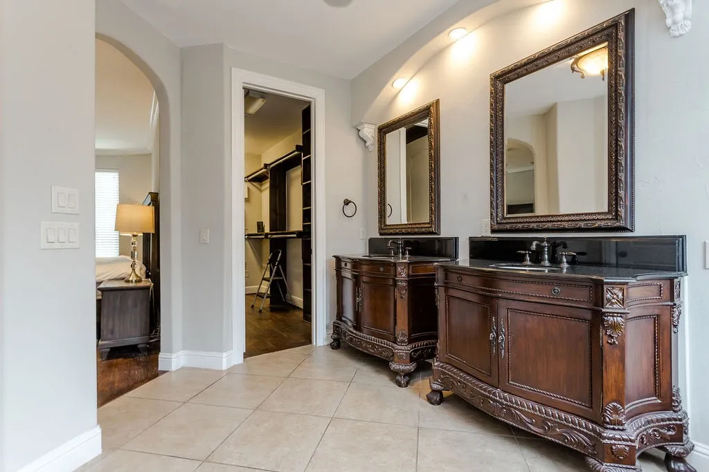 Townhouse For Rent in Dallas County , 3817 Bowser Avenue C, Dallas, Texas 75219, 3 Bedroom, 4 Bathroom, 2 Garage spaces, 2,944 Sqft, built in 2007, mls#21379856, Real Estate Agent in Dallas, Homes For Rent in Dallas county, Homes For Rent in Dallas, Realtor in Dallas Texas, Real Estate Brokerage Independent Realty Texas, Luminita Cordes Realtor