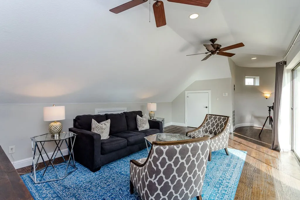 4th floor living room