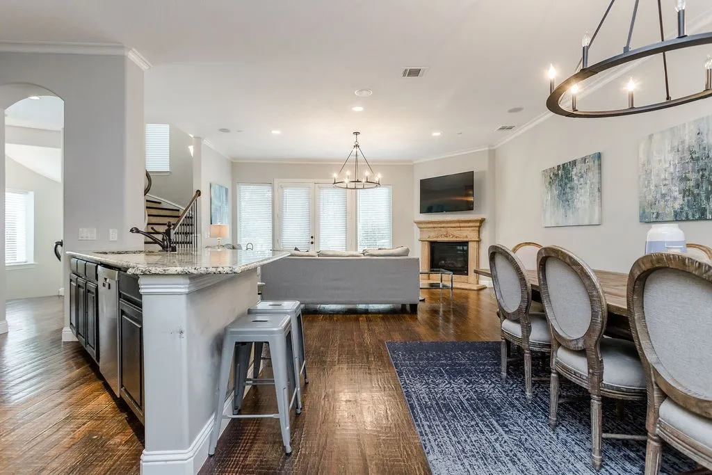 Townhouse For Rent in Dallas County , 3817 Bowser Avenue C, Dallas, Texas 75219, 3 Bedroom, 4 Bathroom, 2 Garage spaces, 2,944 Sqft, built in 2007, mls#21379856, Real Estate Agent in Dallas, Homes For Rent in Dallas county, Homes For Rent in Dallas, Realtor in Dallas Texas, Real Estate Brokerage Independent Realty Texas, Luminita Cordes Realtor