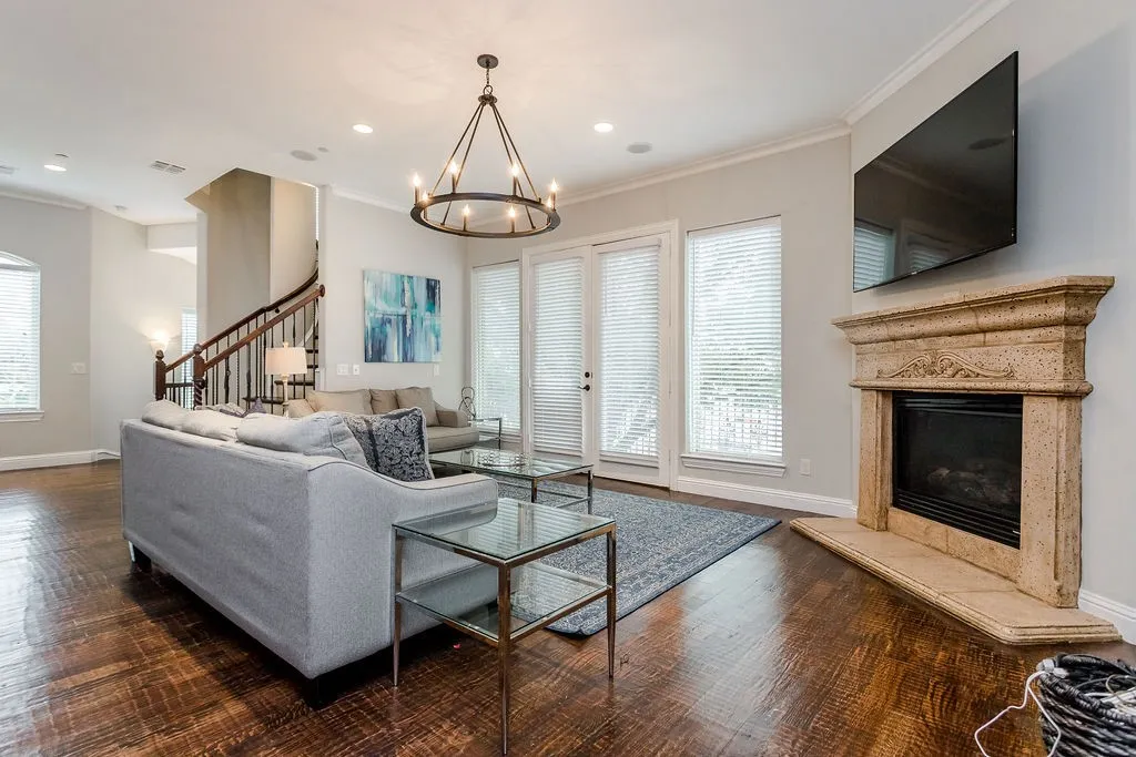 Townhouse For Rent in Dallas County , 3817 Bowser Avenue C, Dallas, Texas 75219, 3 Bedroom, 4 Bathroom, 2 Garage spaces, 2,944 Sqft, built in 2007, mls#21379856, Real Estate Agent in Dallas, Homes For Rent in Dallas county, Homes For Rent in Dallas, Realtor in Dallas Texas, Real Estate Brokerage Independent Realty Texas, Luminita Cordes Realtor