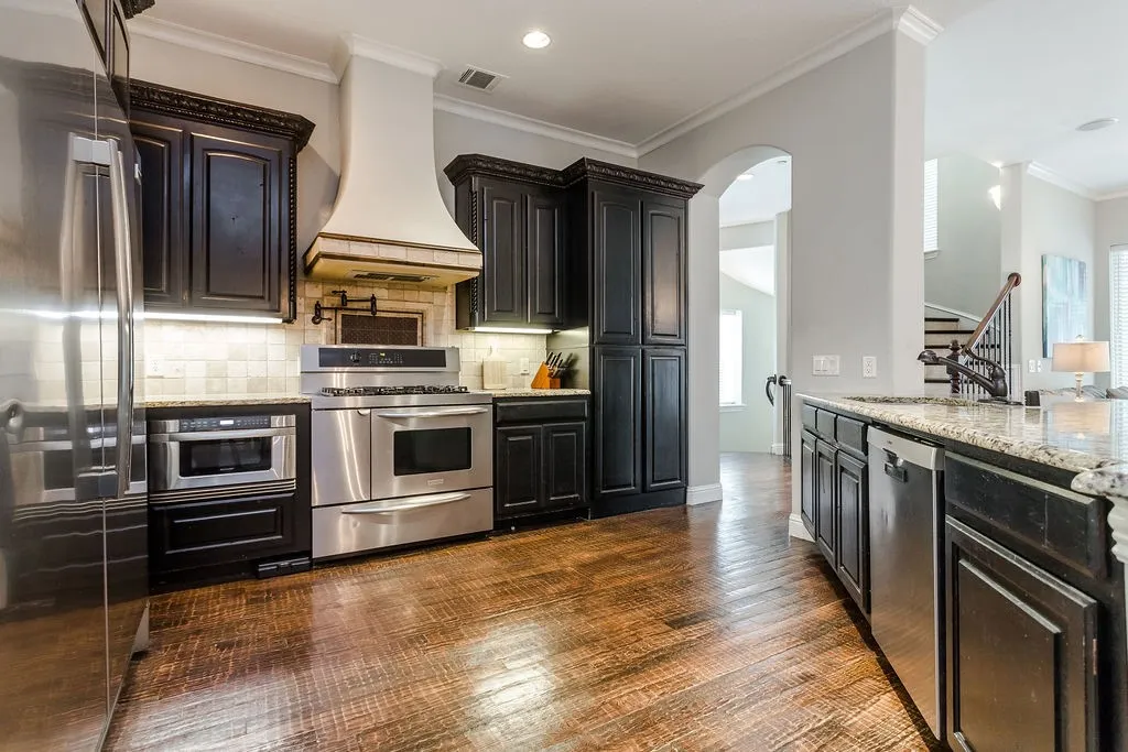 Townhouse For Rent in Dallas County , 3817 Bowser Avenue C, Dallas, Texas 75219, 3 Bedroom, 4 Bathroom, 2 Garage spaces, 2,944 Sqft, built in 2007, mls#21379856, Real Estate Agent in Dallas, Homes For Rent in Dallas county, Homes For Rent in Dallas, Realtor in Dallas Texas, Real Estate Brokerage Independent Realty Texas, Luminita Cordes Realtor