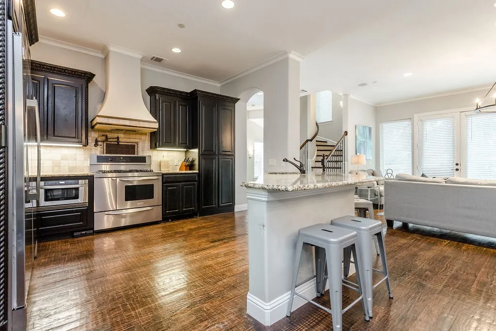 Townhouse For Rent in Dallas County , 3817 Bowser Avenue C, Dallas, Texas 75219, 3 Bedroom, 4 Bathroom, 2 Garage spaces, 2,944 Sqft, built in 2007, mls#21379856, Real Estate Agent in Dallas, Homes For Rent in Dallas county, Homes For Rent in Dallas, Realtor in Dallas Texas, Real Estate Brokerage Independent Realty Texas, Luminita Cordes Realtor