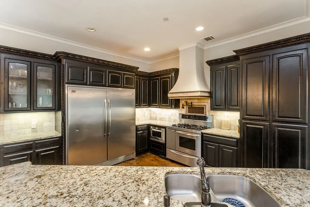 Townhouse For Rent in Dallas County , 3817 Bowser Avenue C, Dallas, Texas 75219, 3 Bedroom, 4 Bathroom, 2 Garage spaces, 2,944 Sqft, built in 2007, mls#21379856, Real Estate Agent in Dallas, Homes For Rent in Dallas county, Homes For Rent in Dallas, Realtor in Dallas Texas, Real Estate Brokerage Independent Realty Texas, Luminita Cordes Realtor