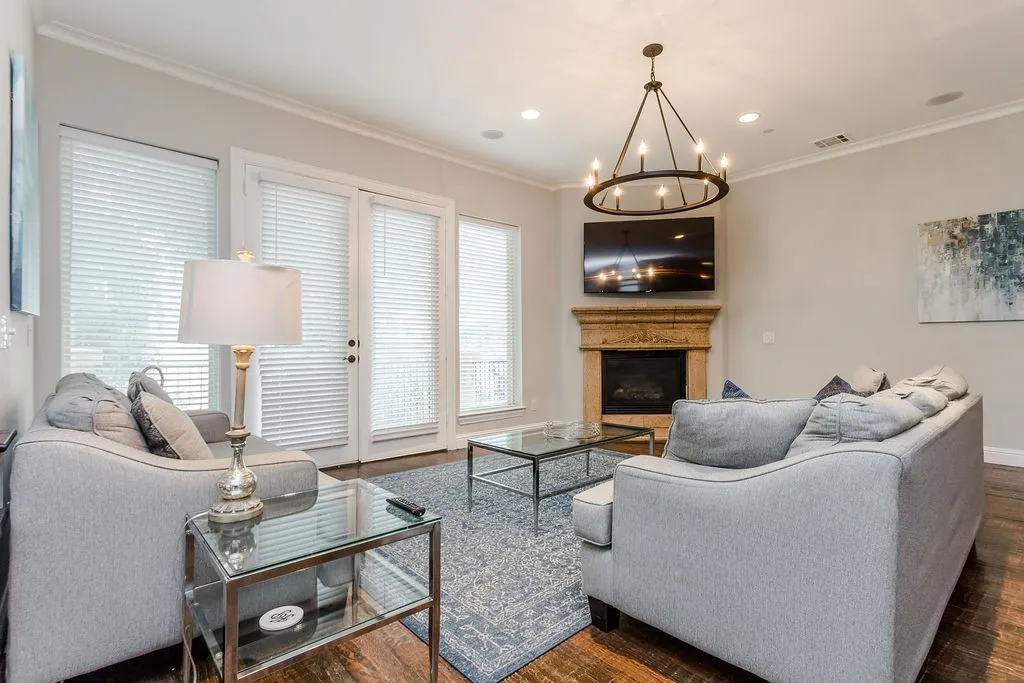 Townhouse For Rent in Dallas County , 3817 Bowser Avenue C, Dallas, Texas 75219, 3 Bedroom, 4 Bathroom, 2 Garage spaces, 2,944 Sqft, built in 2007, mls#21379856, Real Estate Agent in Dallas, Homes For Rent in Dallas county, Homes For Rent in Dallas, Realtor in Dallas Texas, Real Estate Brokerage Independent Realty Texas, Luminita Cordes Realtor