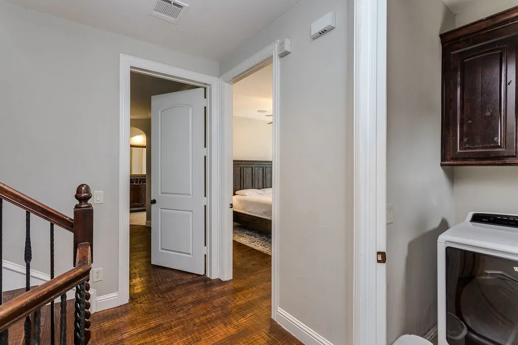 Townhouse For Rent in Dallas County , 3817 Bowser Avenue C, Dallas, Texas 75219, 3 Bedroom, 4 Bathroom, 2 Garage spaces, 2,944 Sqft, built in 2007, mls#21379856, Real Estate Agent in Dallas, Homes For Rent in Dallas county, Homes For Rent in Dallas, Realtor in Dallas Texas, Real Estate Brokerage Independent Realty Texas, Luminita Cordes Realtor