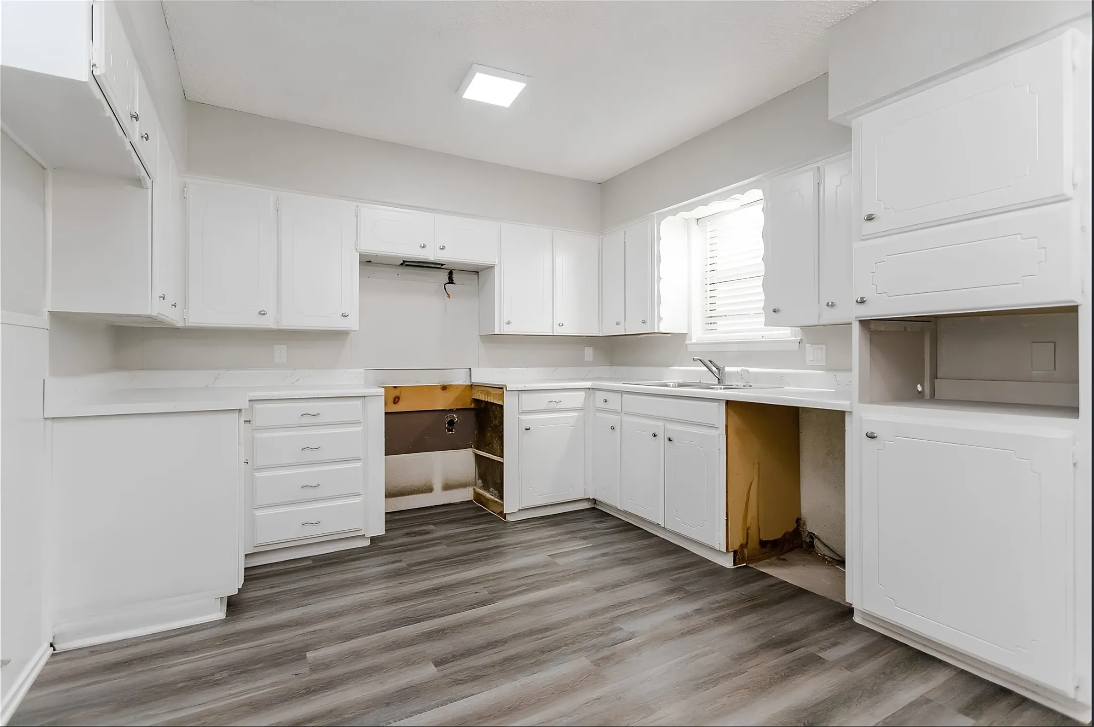 Single Family Residence For Rent in Tarrant County , 2805 Mintwood Place, Arlington, Texas 76016, 3 Bedroom, 2 Bathroom, 2 Garage spaces, 1,328 Sqft, built in 1974, mls#21379861, Real Estate Agent in Arlington, Homes For Rent in Tarrant county, Homes For Rent in Arlington, Realtor in Arlington Texas, Real Estate Brokerage Independent Realty Texas, Luminita Cordes Realtor