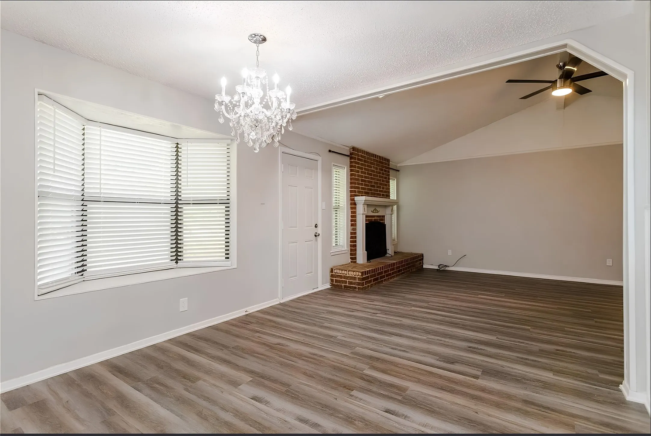 Single Family Residence For Rent in Tarrant County , 2805 Mintwood Place, Arlington, Texas 76016, 3 Bedroom, 2 Bathroom, 2 Garage spaces, 1,328 Sqft, built in 1974, mls#21379861, Real Estate Agent in Arlington, Homes For Rent in Tarrant county, Homes For Rent in Arlington, Realtor in Arlington Texas, Real Estate Brokerage Independent Realty Texas, Luminita Cordes Realtor