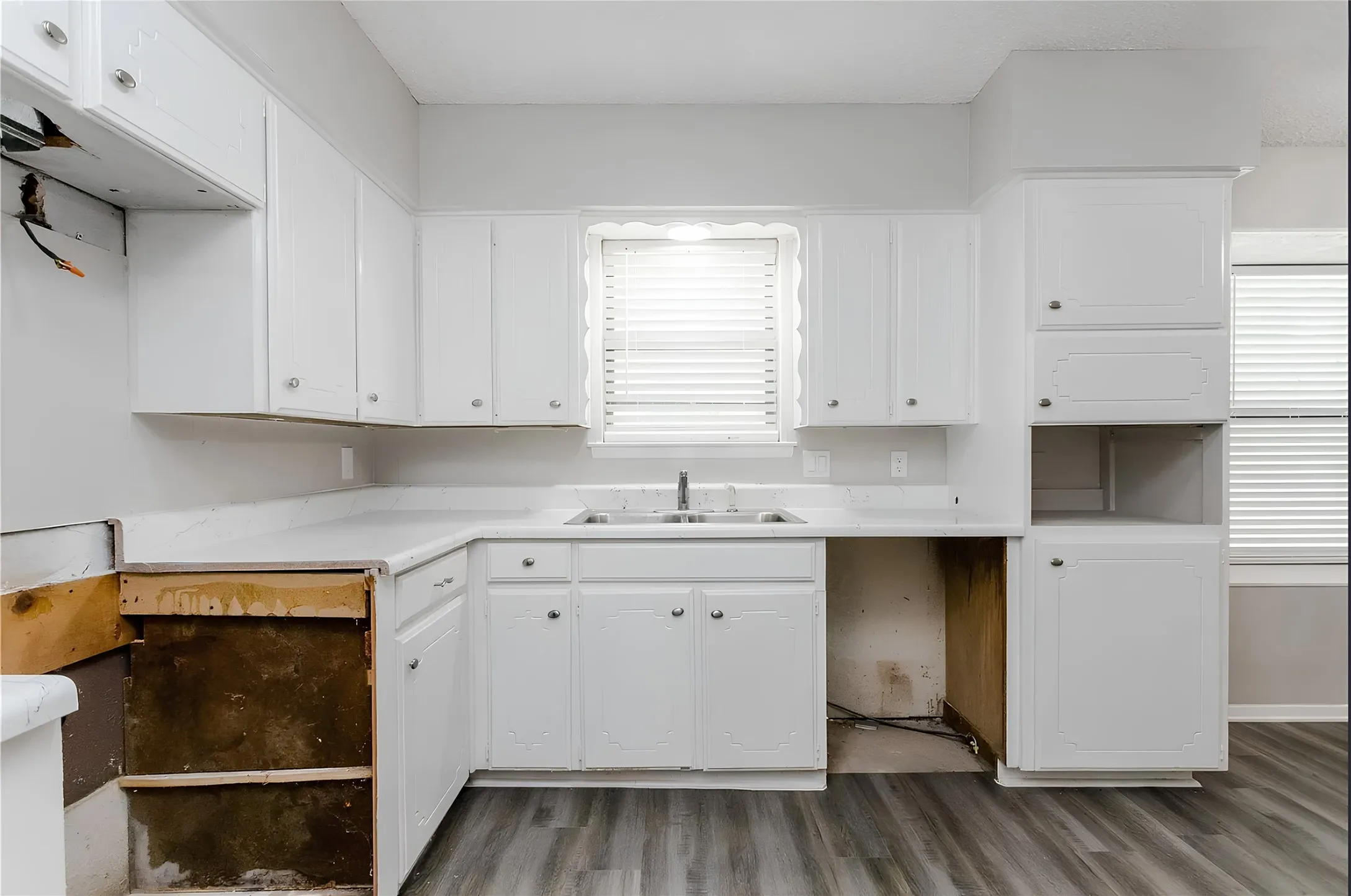 Single Family Residence For Rent in Tarrant County , 2805 Mintwood Place, Arlington, Texas 76016, 3 Bedroom, 2 Bathroom, 2 Garage spaces, 1,328 Sqft, built in 1974, mls#21379861, Real Estate Agent in Arlington, Homes For Rent in Tarrant county, Homes For Rent in Arlington, Realtor in Arlington Texas, Real Estate Brokerage Independent Realty Texas, Luminita Cordes Realtor