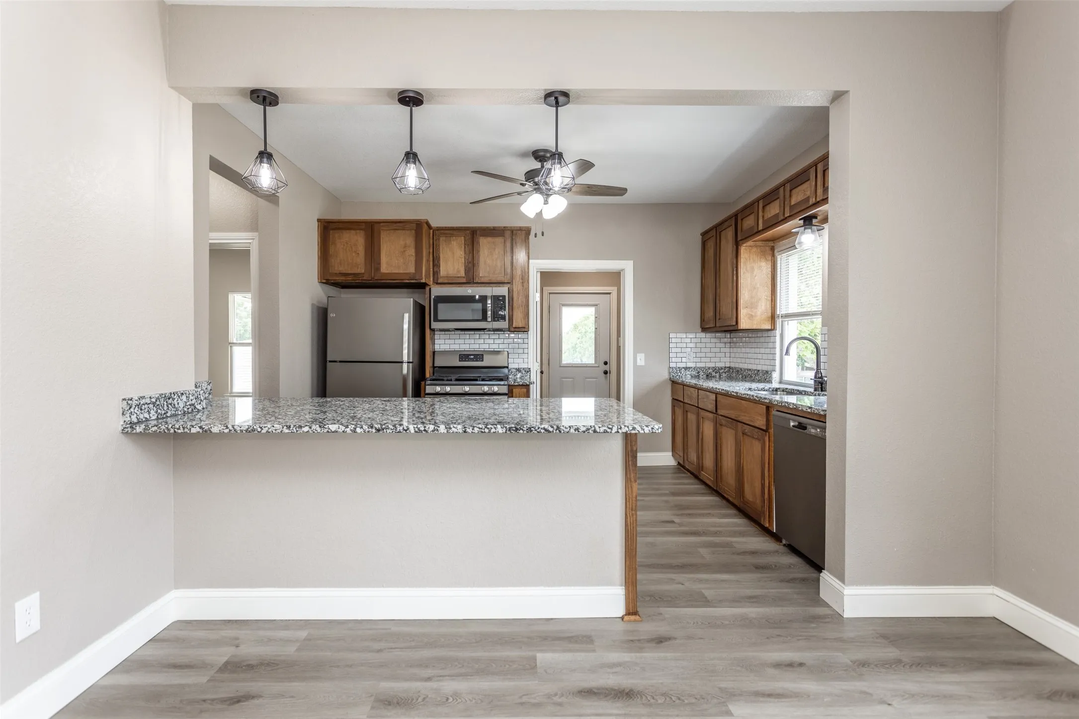 Single Family Residence For Sale in Cooke County , 322&410 E Division Street, Muenster, Texas 76252, 3 Bedroom, 2 Bathroom, Garage spaces, 1,432 Sqft, built in 1917, mls#21379858, Real Estate Agent in Muenster, Homes For Sale in Cooke county, Homes For Sale in Muenster, Realtor in Muenster Texas, Real Estate Brokerage Independent Realty Texas, Luminita Cordes Realtor