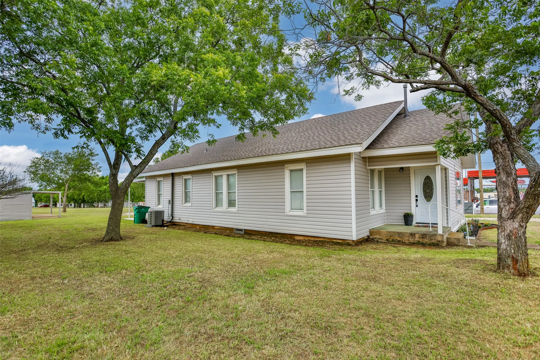 Single Family Residence For Sale in Cooke County , 322&410 E Division Street, Muenster, Texas 76252, 3 Bedroom, 2 Bathroom, Garage spaces, 1,432 Sqft, built in 1917, mls#21379858, Real Estate Agent in Muenster, Homes For Sale in Cooke county, Homes For Sale in Muenster, Realtor in Muenster Texas, Real Estate Brokerage Independent Realty Texas, Luminita Cordes Realtor