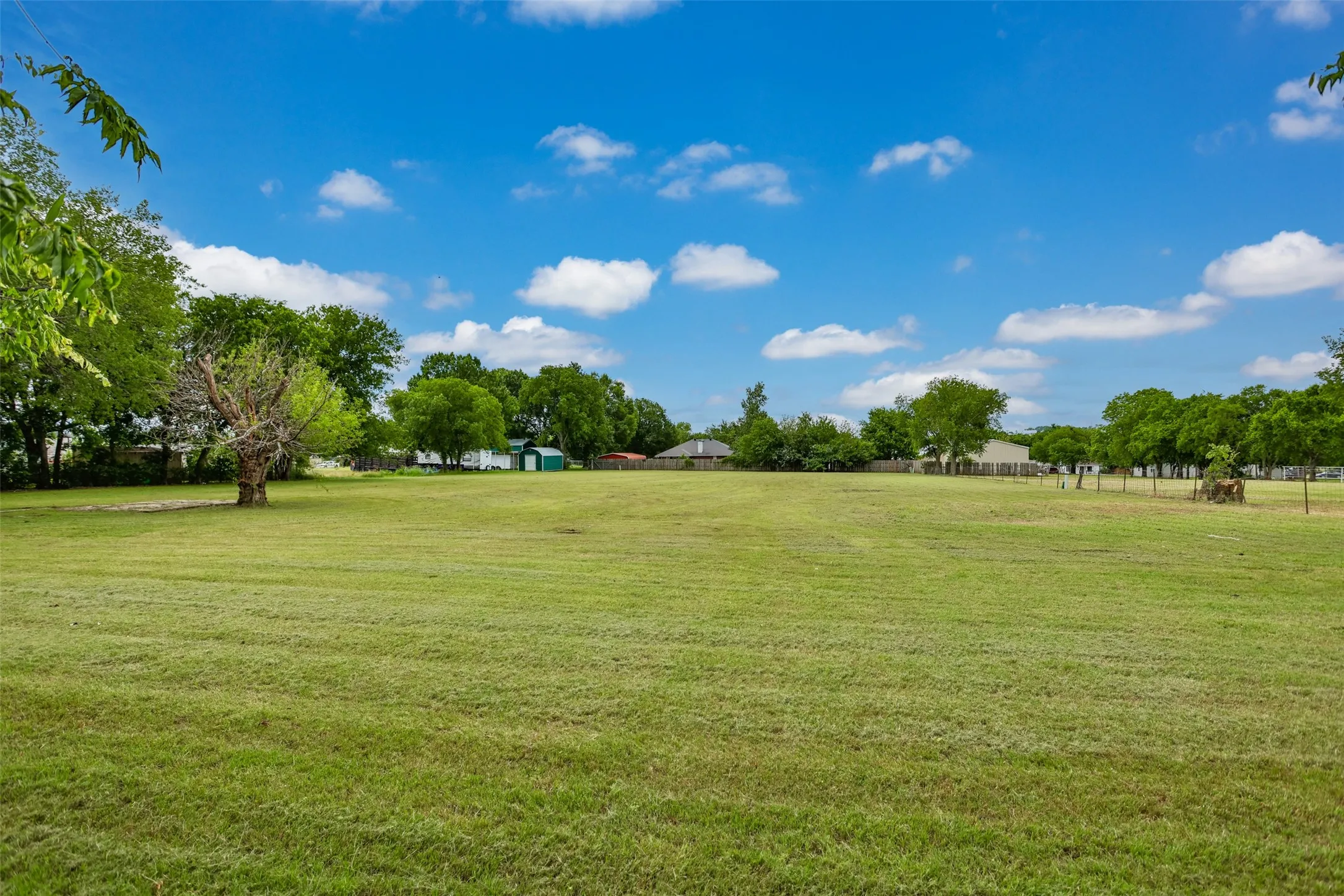 Single Family Residence For Sale in Cooke County , 322&410 E Division Street, Muenster, Texas 76252, 3 Bedroom, 2 Bathroom, Garage spaces, 1,432 Sqft, built in 1917, mls#21379858, Real Estate Agent in Muenster, Homes For Sale in Cooke county, Homes For Sale in Muenster, Realtor in Muenster Texas, Real Estate Brokerage Independent Realty Texas, Luminita Cordes Realtor