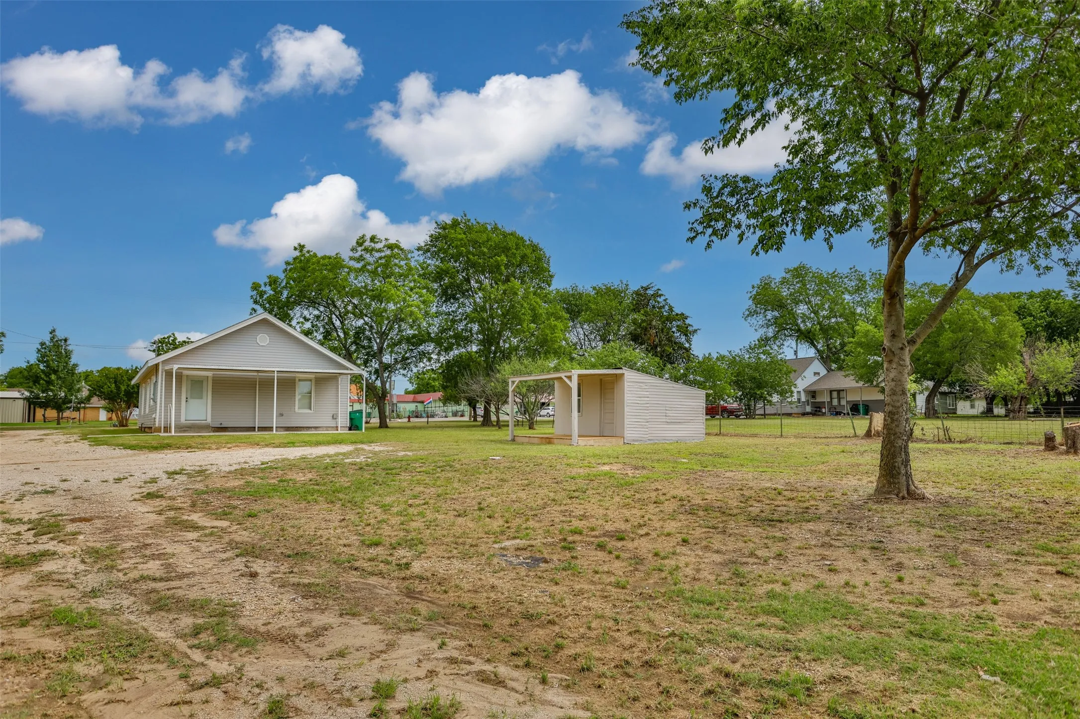 Single Family Residence For Sale in Cooke County , 322&410 E Division Street, Muenster, Texas 76252, 3 Bedroom, 2 Bathroom, Garage spaces, 1,432 Sqft, built in 1917, mls#21379858, Real Estate Agent in Muenster, Homes For Sale in Cooke county, Homes For Sale in Muenster, Realtor in Muenster Texas, Real Estate Brokerage Independent Realty Texas, Luminita Cordes Realtor