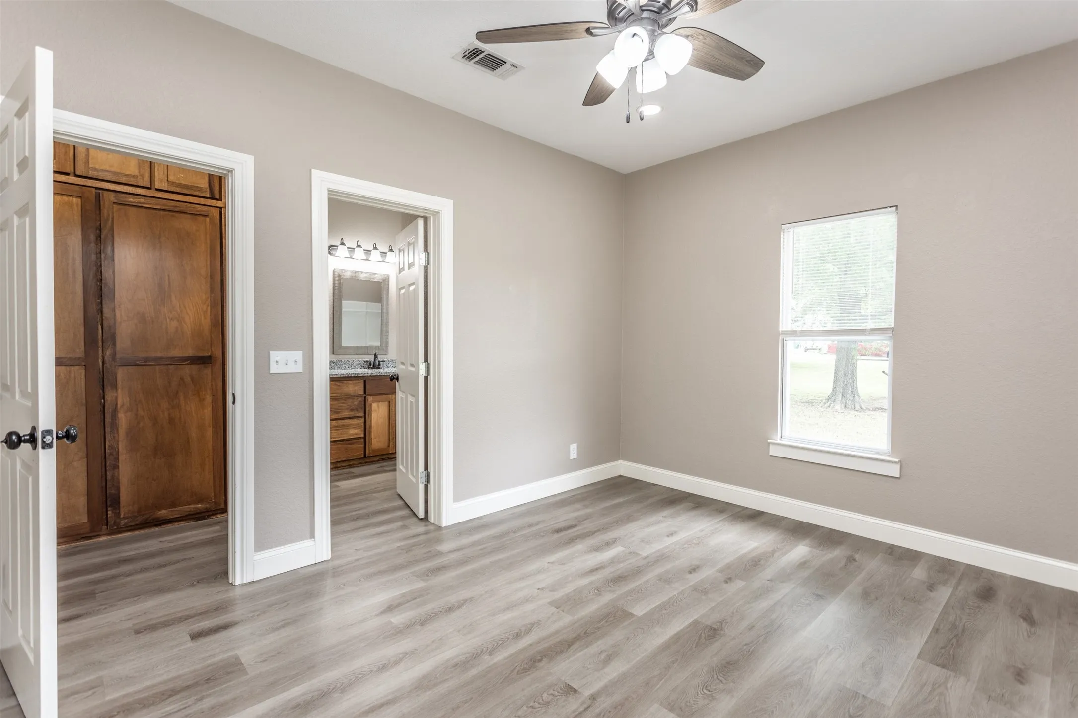 Single Family Residence For Sale in Cooke County , 322&410 E Division Street, Muenster, Texas 76252, 3 Bedroom, 2 Bathroom, Garage spaces, 1,432 Sqft, built in 1917, mls#21379858, Real Estate Agent in Muenster, Homes For Sale in Cooke county, Homes For Sale in Muenster, Realtor in Muenster Texas, Real Estate Brokerage Independent Realty Texas, Luminita Cordes Realtor
