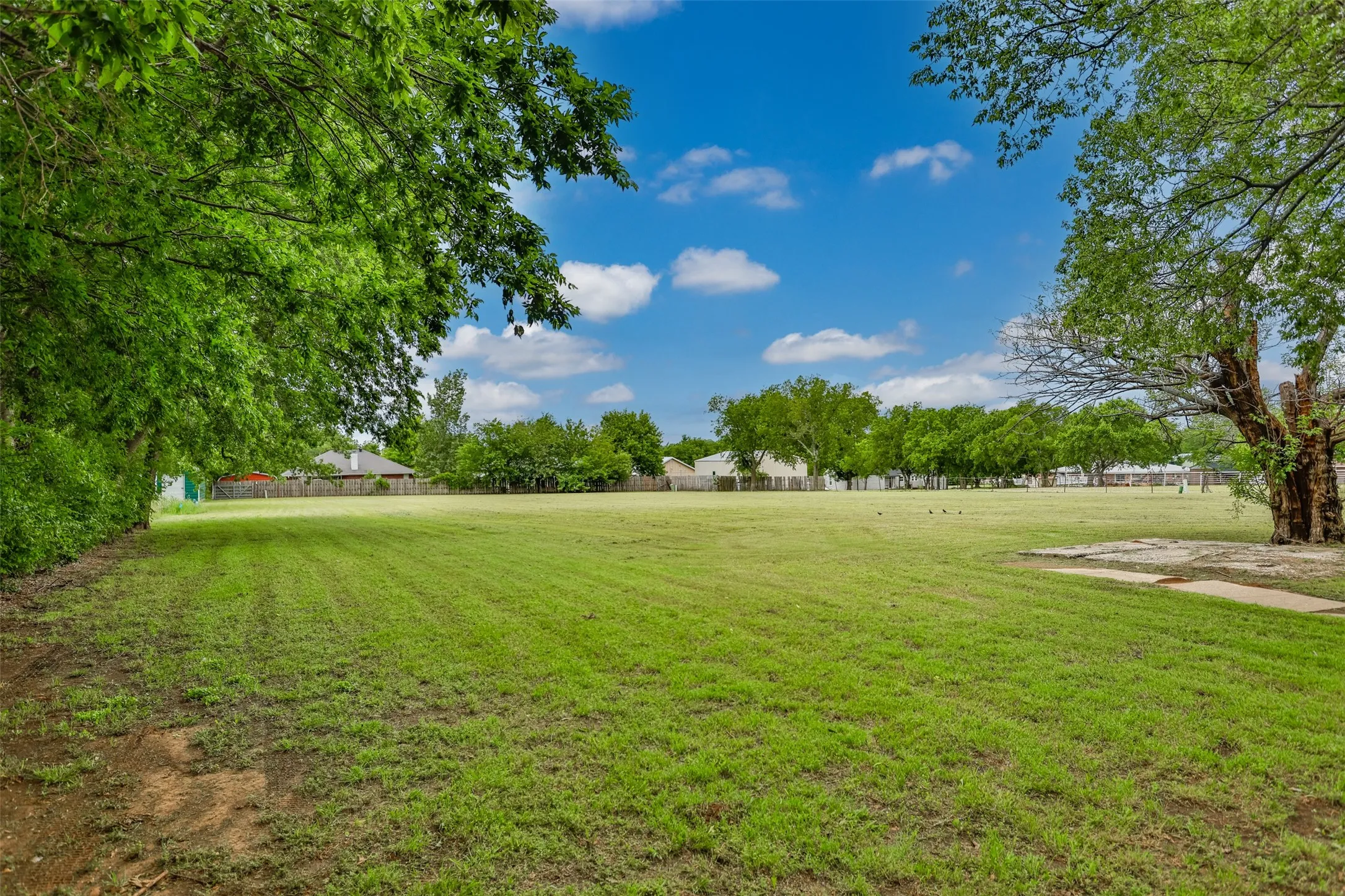 Single Family Residence For Sale in Cooke County , 322&410 E Division Street, Muenster, Texas 76252, 3 Bedroom, 2 Bathroom, Garage spaces, 1,432 Sqft, built in 1917, mls#21379858, Real Estate Agent in Muenster, Homes For Sale in Cooke county, Homes For Sale in Muenster, Realtor in Muenster Texas, Real Estate Brokerage Independent Realty Texas, Luminita Cordes Realtor