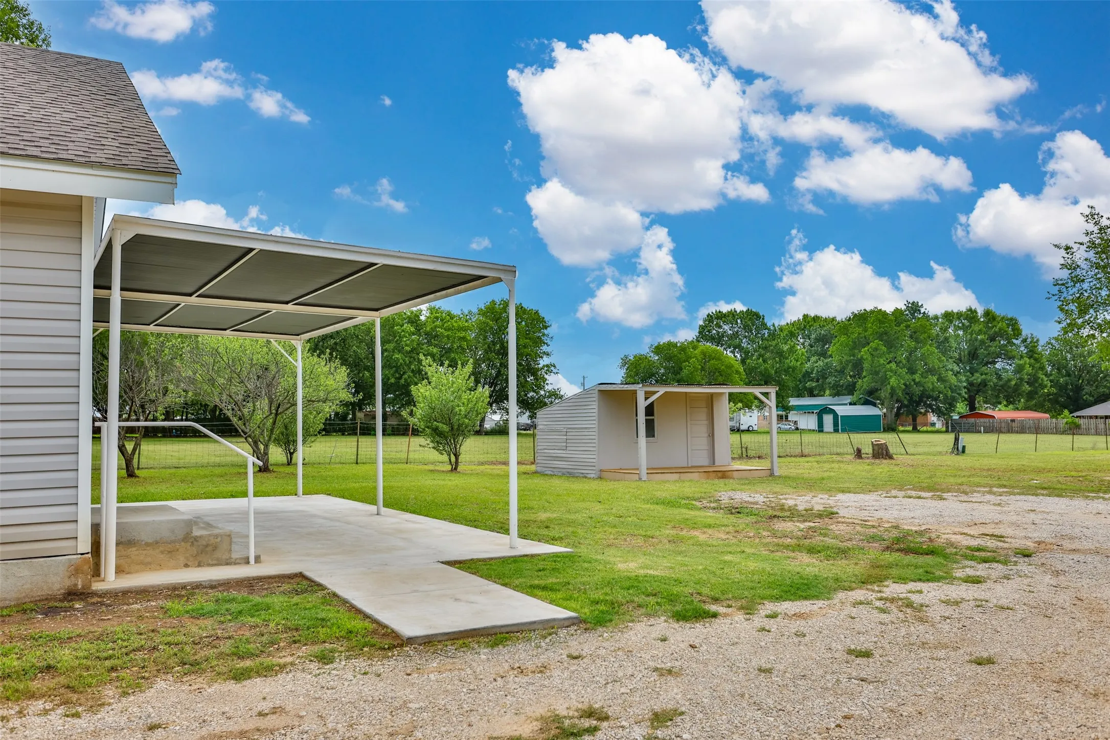 Single Family Residence For Sale in Cooke County , 322&410 E Division Street, Muenster, Texas 76252, 3 Bedroom, 2 Bathroom, Garage spaces, 1,432 Sqft, built in 1917, mls#21379858, Real Estate Agent in Muenster, Homes For Sale in Cooke county, Homes For Sale in Muenster, Realtor in Muenster Texas, Real Estate Brokerage Independent Realty Texas, Luminita Cordes Realtor