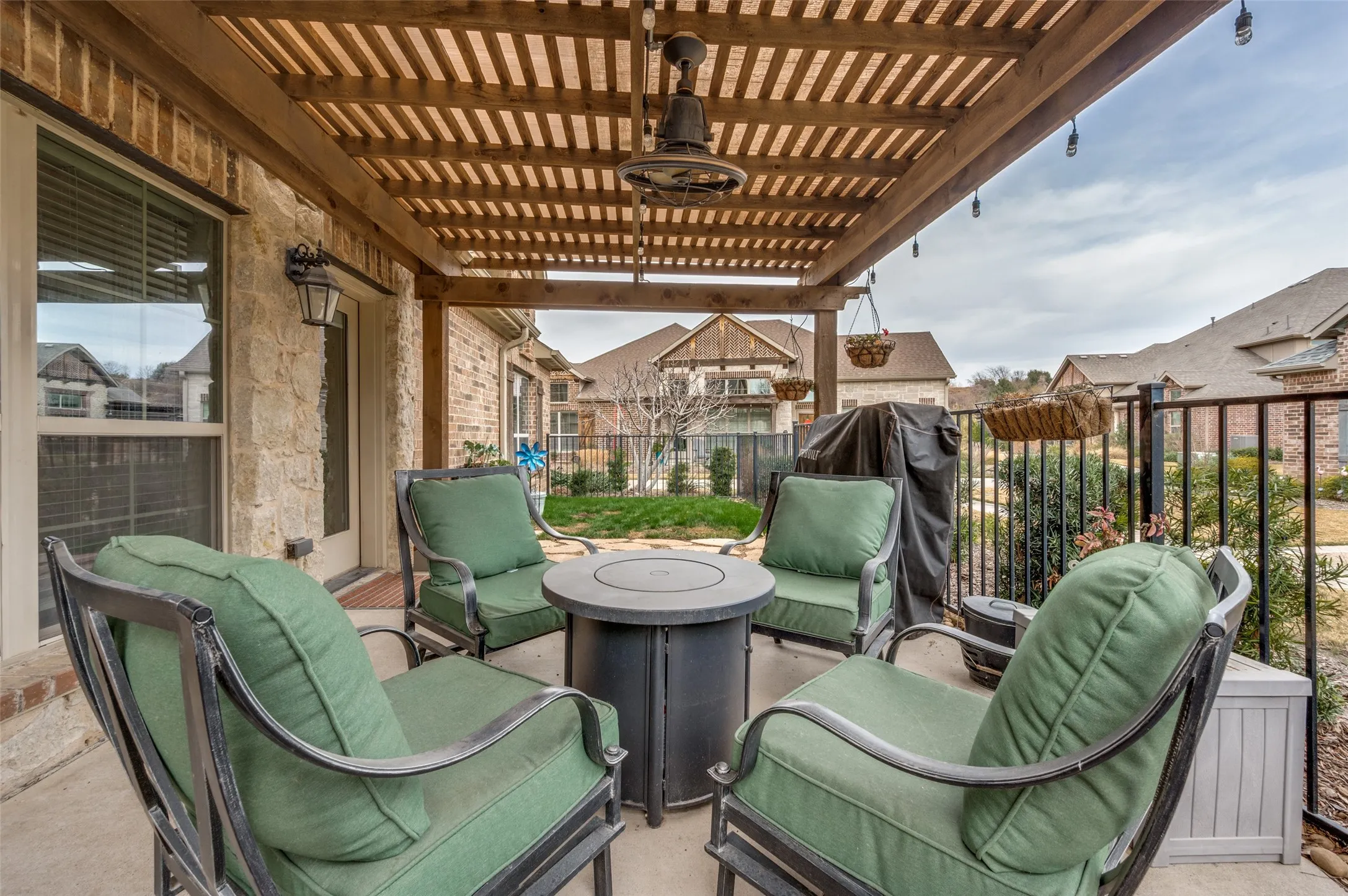 Townhouse For Rent in Tarrant County , 1023 Birds Fort Trail, Arlington, Texas 76005, 3 Bedroom, 3 Bathroom, 2 Garage spaces, 2,094 Sqft, built in 2018, mls#21372411, Real Estate Agent in Arlington, Homes For Rent in Tarrant county, Homes For Rent in Arlington, Realtor in Arlington Texas, Real Estate Brokerage Independent Realty Texas, Luminita Cordes Realtor