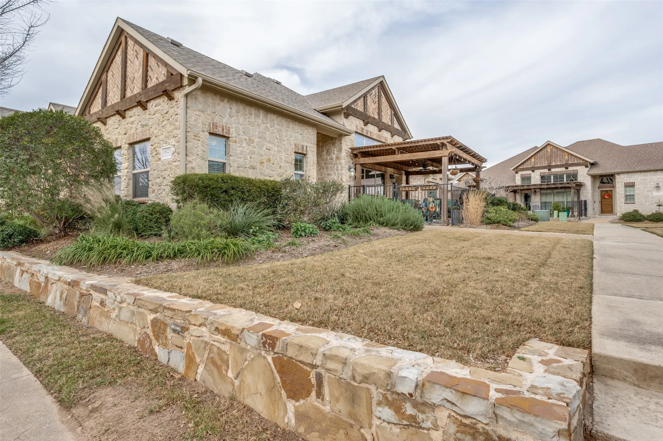 Townhouse For Rent in Tarrant County , 1023 Birds Fort Trail, Arlington, Texas 76005, 3 Bedroom, 3 Bathroom, 2 Garage spaces, 2,094 Sqft, built in 2018, mls#21372411, Real Estate Agent in Arlington, Homes For Rent in Tarrant county, Homes For Rent in Arlington, Realtor in Arlington Texas, Real Estate Brokerage Independent Realty Texas, Luminita Cordes Realtor