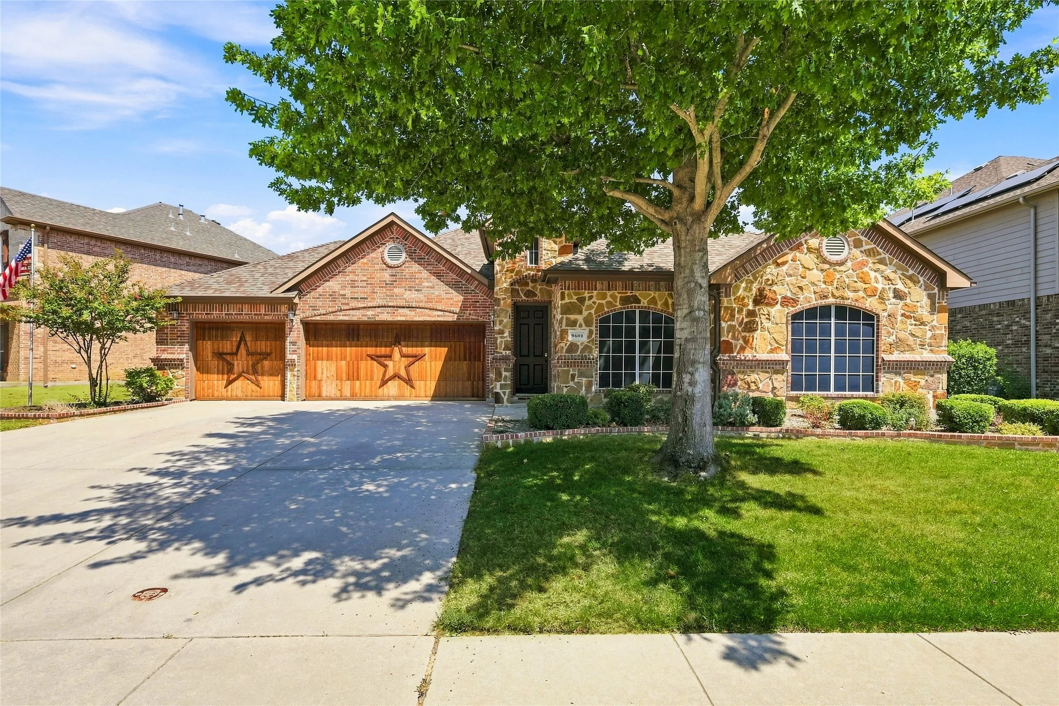 Single Family Residence For Sale in Tarrant County , 9600 Cholla Cactus Trail, Fort Worth, Texas 76177, 3 Bedroom, 2 Bathroom, 3 Garage spaces, 2,160 Sqft, built in 2008, mls#21379527, Real Estate Agent in Fort Worth, Homes For Sale in Tarrant county, Homes For Sale in Fort Worth, Realtor in Fort Worth Texas, Real Estate Brokerage Independent Realty Texas, Luminita Cordes Realtor