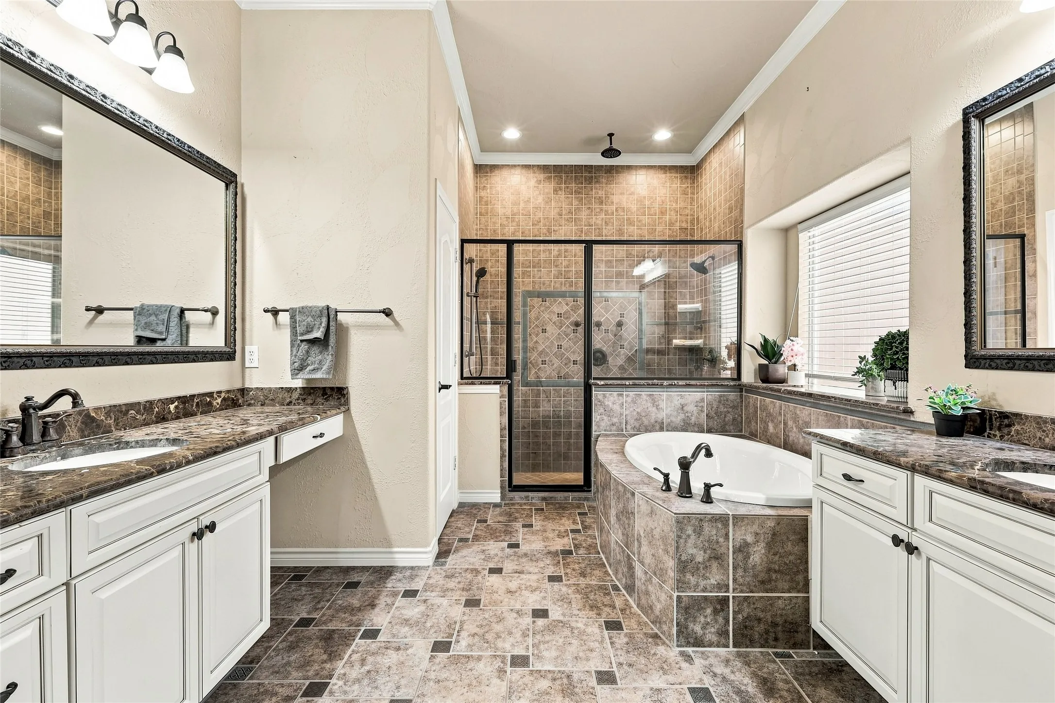 Single Family Residence For Sale in Tarrant County , 9600 Cholla Cactus Trail, Fort Worth, Texas 76177, 3 Bedroom, 2 Bathroom, 3 Garage spaces, 2,160 Sqft, built in 2008, mls#21379527, Real Estate Agent in Fort Worth, Homes For Sale in Tarrant county, Homes For Sale in Fort Worth, Realtor in Fort Worth Texas, Real Estate Brokerage Independent Realty Texas, Luminita Cordes Realtor