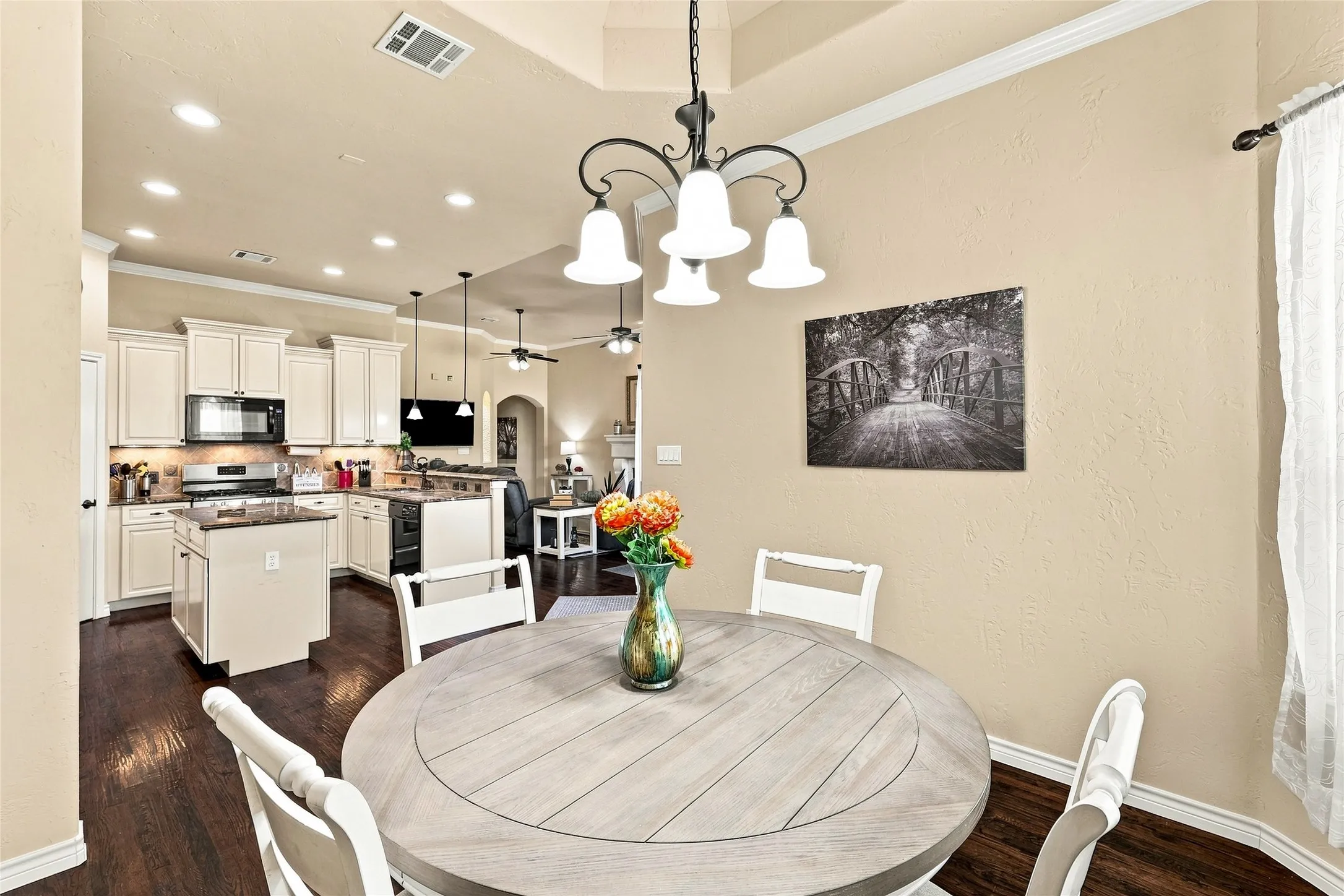 Single Family Residence For Sale in Tarrant County , 9600 Cholla Cactus Trail, Fort Worth, Texas 76177, 3 Bedroom, 2 Bathroom, 3 Garage spaces, 2,160 Sqft, built in 2008, mls#21379527, Real Estate Agent in Fort Worth, Homes For Sale in Tarrant county, Homes For Sale in Fort Worth, Realtor in Fort Worth Texas, Real Estate Brokerage Independent Realty Texas, Luminita Cordes Realtor