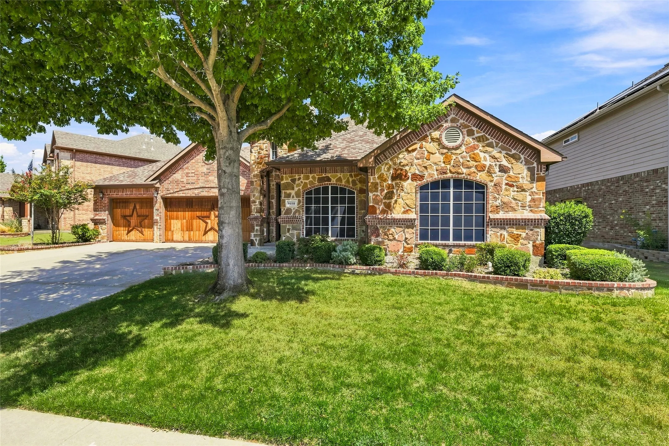 Single Family Residence For Sale in Tarrant County , 9600 Cholla Cactus Trail, Fort Worth, Texas 76177, 3 Bedroom, 2 Bathroom, 3 Garage spaces, 2,160 Sqft, built in 2008, mls#21379527, Real Estate Agent in Fort Worth, Homes For Sale in Tarrant county, Homes For Sale in Fort Worth, Realtor in Fort Worth Texas, Real Estate Brokerage Independent Realty Texas, Luminita Cordes Realtor