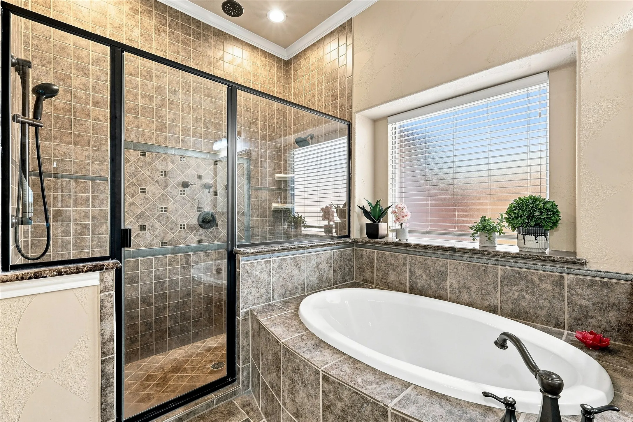 Single Family Residence For Sale in Tarrant County , 9600 Cholla Cactus Trail, Fort Worth, Texas 76177, 3 Bedroom, 2 Bathroom, 3 Garage spaces, 2,160 Sqft, built in 2008, mls#21379527, Real Estate Agent in Fort Worth, Homes For Sale in Tarrant county, Homes For Sale in Fort Worth, Realtor in Fort Worth Texas, Real Estate Brokerage Independent Realty Texas, Luminita Cordes Realtor