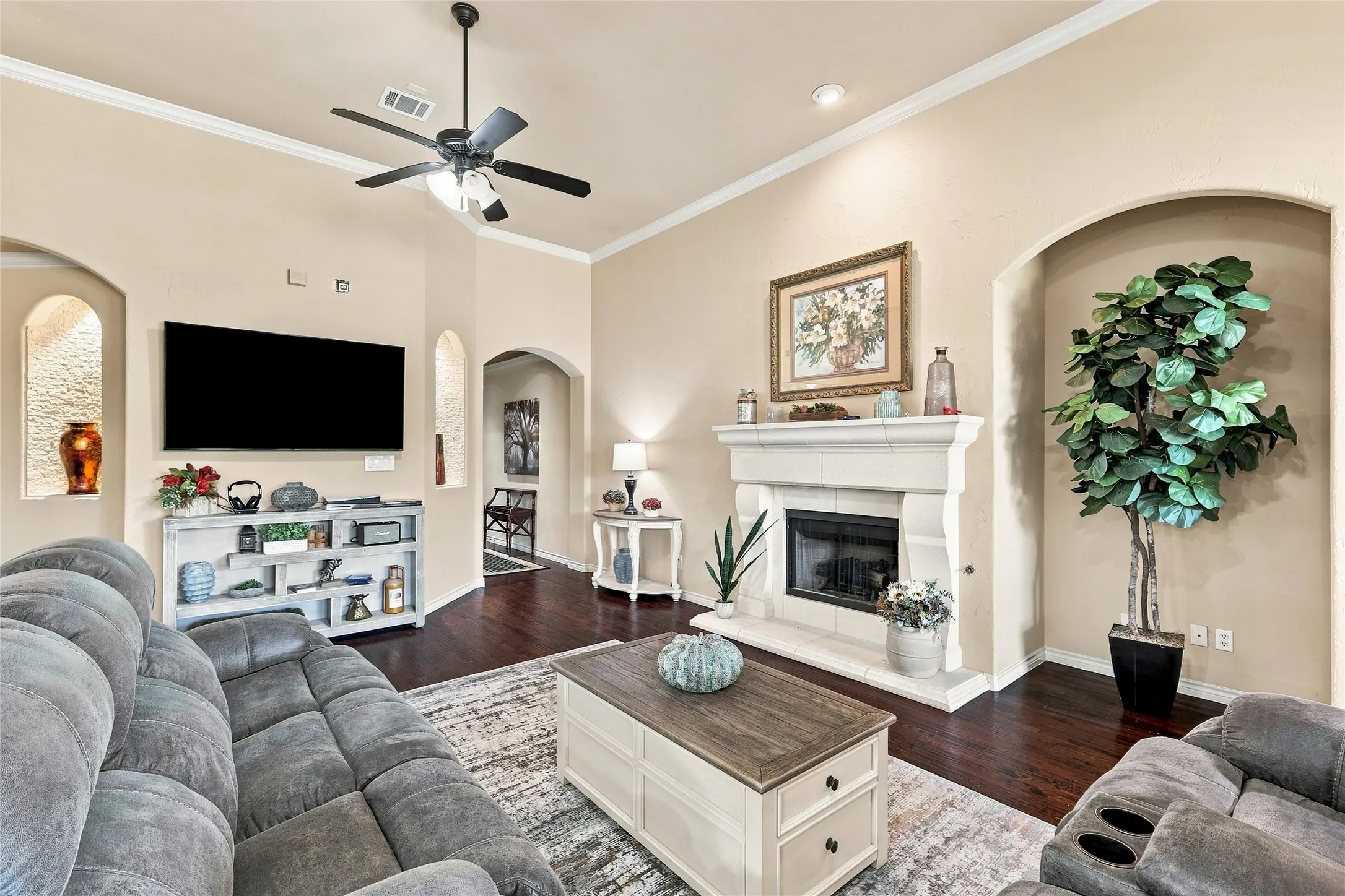 Single Family Residence For Sale in Tarrant County , 9600 Cholla Cactus Trail, Fort Worth, Texas 76177, 3 Bedroom, 2 Bathroom, 3 Garage spaces, 2,160 Sqft, built in 2008, mls#21379527, Real Estate Agent in Fort Worth, Homes For Sale in Tarrant county, Homes For Sale in Fort Worth, Realtor in Fort Worth Texas, Real Estate Brokerage Independent Realty Texas, Luminita Cordes Realtor