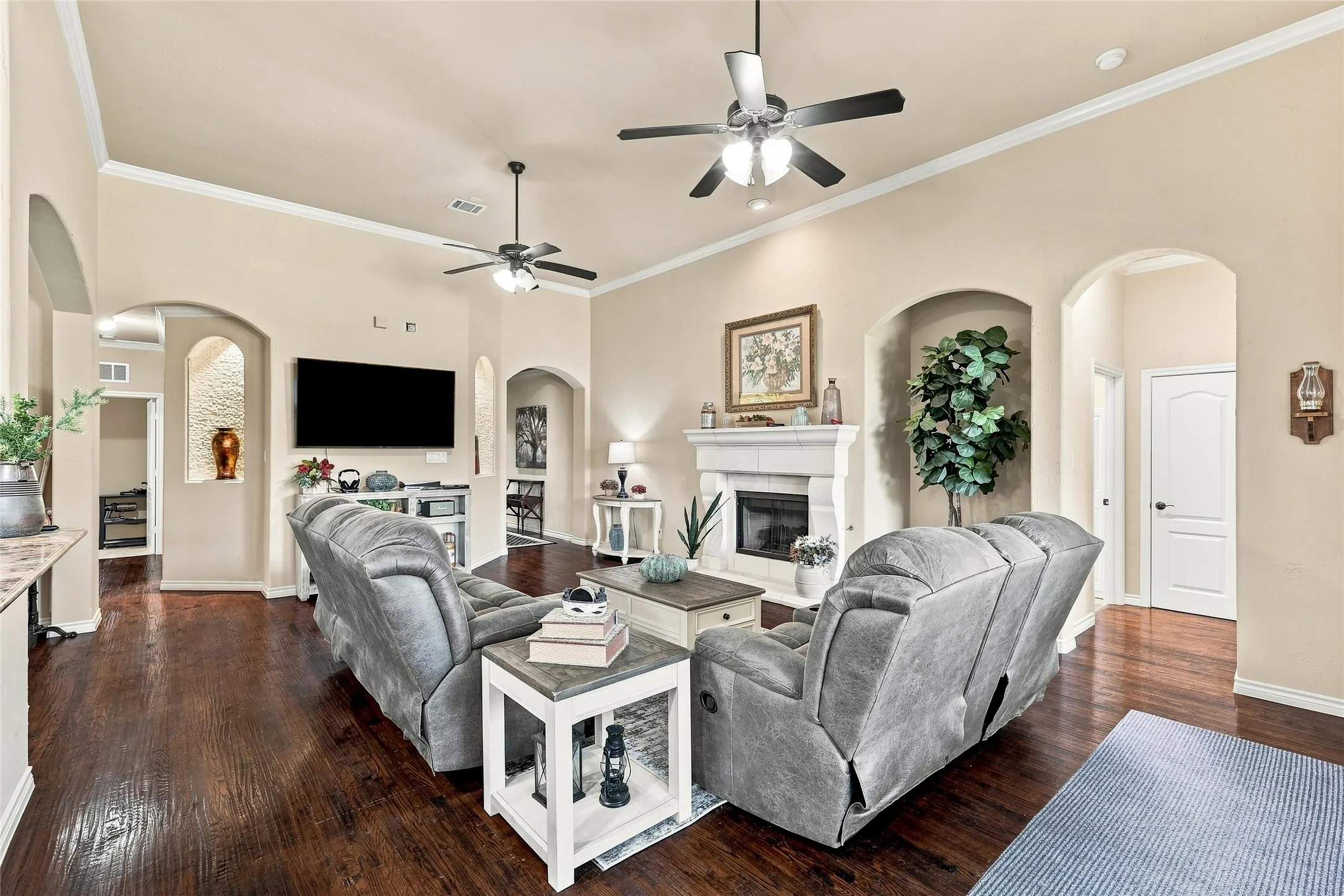Single Family Residence For Sale in Tarrant County , 9600 Cholla Cactus Trail, Fort Worth, Texas 76177, 3 Bedroom, 2 Bathroom, 3 Garage spaces, 2,160 Sqft, built in 2008, mls#21379527, Real Estate Agent in Fort Worth, Homes For Sale in Tarrant county, Homes For Sale in Fort Worth, Realtor in Fort Worth Texas, Real Estate Brokerage Independent Realty Texas, Luminita Cordes Realtor