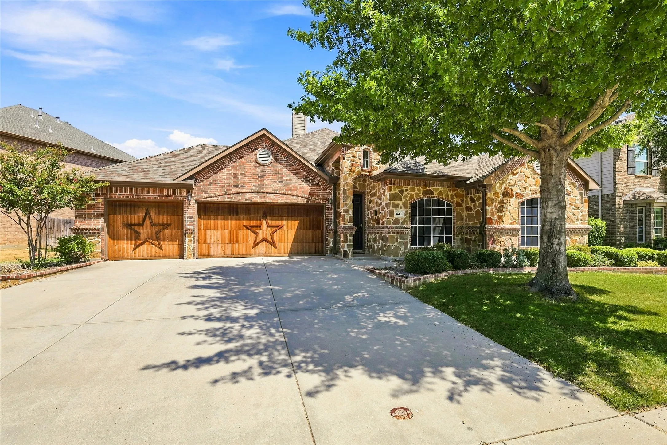 Single Family Residence For Sale in Tarrant County , 9600 Cholla Cactus Trail, Fort Worth, Texas 76177, 3 Bedroom, 2 Bathroom, 3 Garage spaces, 2,160 Sqft, built in 2008, mls#21379527, Real Estate Agent in Fort Worth, Homes For Sale in Tarrant county, Homes For Sale in Fort Worth, Realtor in Fort Worth Texas, Real Estate Brokerage Independent Realty Texas, Luminita Cordes Realtor