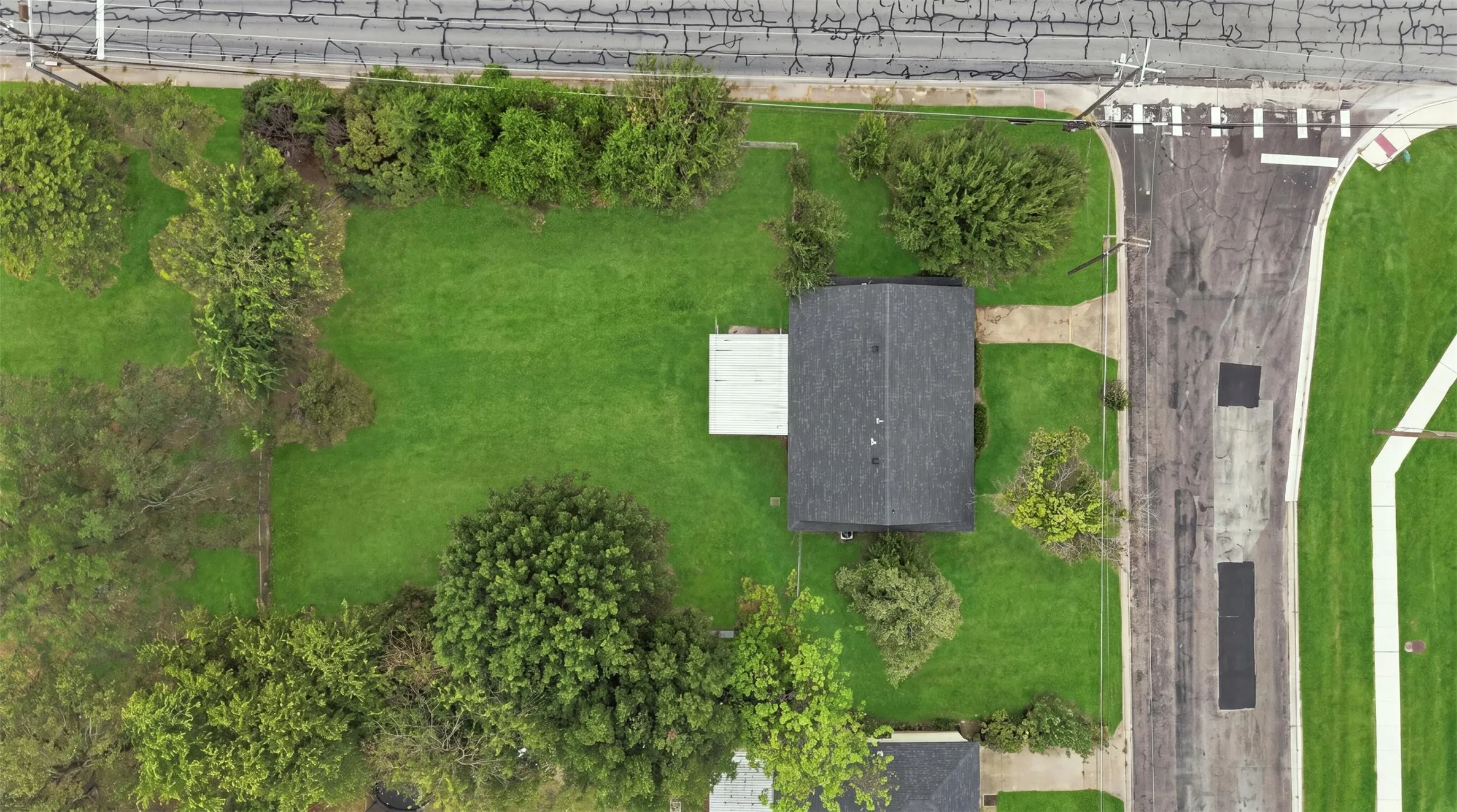 Single Family Residence For Sale in Grayson County , 1804 E Wells Avenue, Sherman, Texas 75090, 3 Bedroom, 1 Bathroom, 1 Garage spaces, 1,188 Sqft, built in 1958, mls#21371077, Real Estate Agent in Sherman, Homes For Sale in Grayson county, Homes For Sale in Sherman, Realtor in Sherman Texas, Real Estate Brokerage Independent Realty Texas, Luminita Cordes Realtor