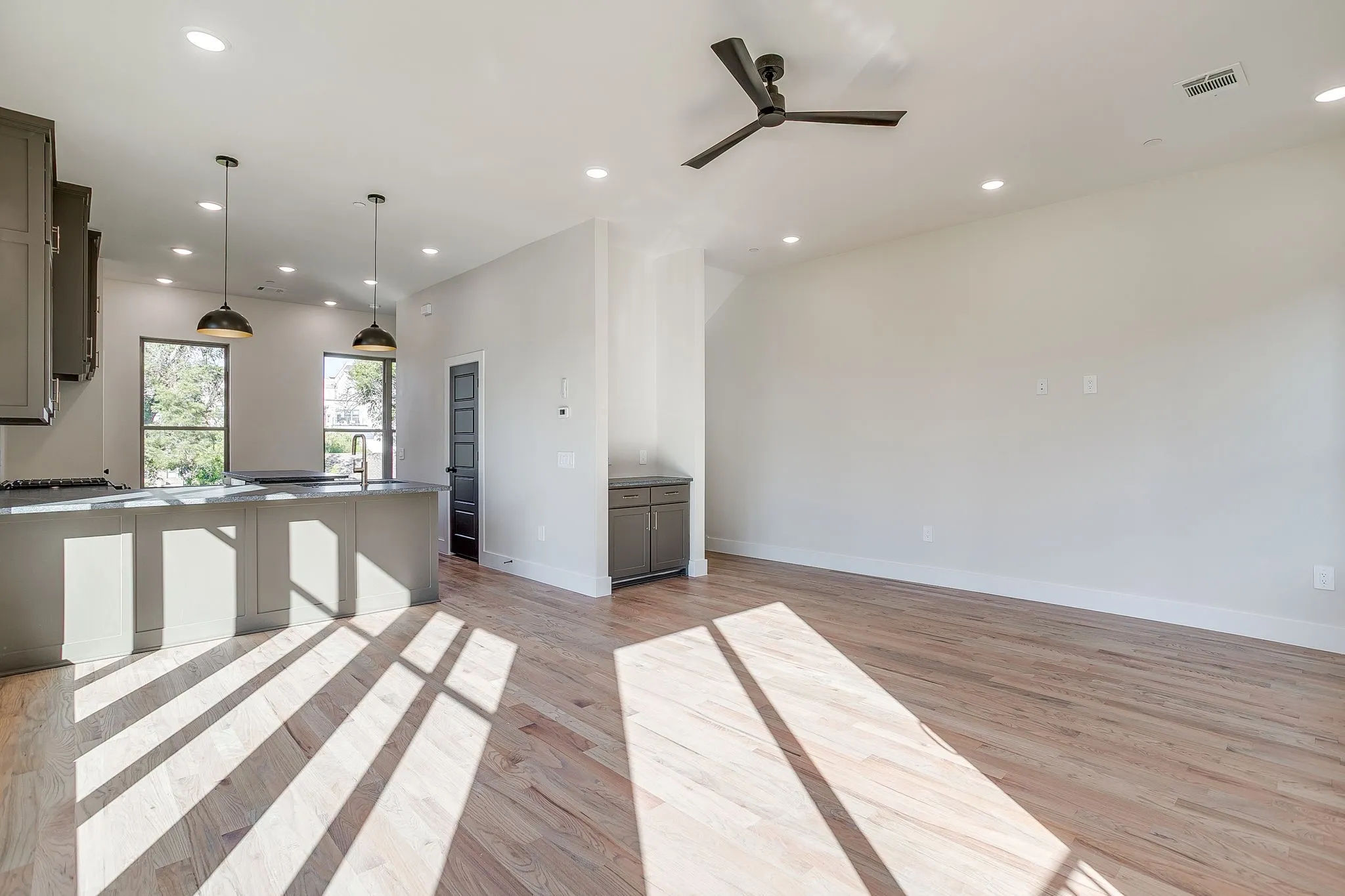 Condominium For Rent in Tarrant County , 2824 Weisenberger Street 106, Fort Worth, Texas 76107, 2 Bedroom, 3 Bathroom, 2 Garage spaces, 1,628 Sqft, built in 2025, mls#21379871, Real Estate Agent in Fort Worth, Homes For Rent in Tarrant county, Homes For Rent in Fort Worth, Realtor in Fort Worth Texas, Real Estate Brokerage Independent Realty Texas, Luminita Cordes Realtor