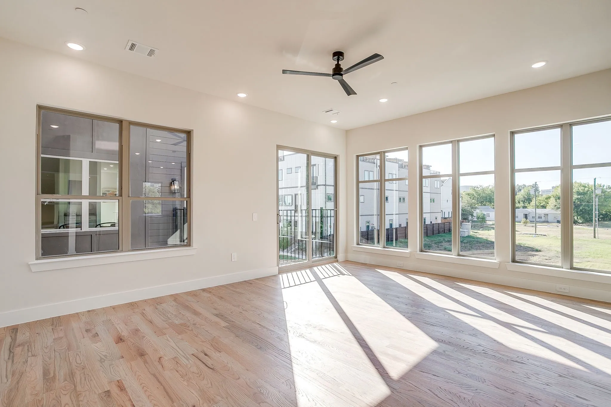 Condominium For Rent in Tarrant County , 2824 Weisenberger Street 106, Fort Worth, Texas 76107, 2 Bedroom, 3 Bathroom, 2 Garage spaces, 1,628 Sqft, built in 2025, mls#21379871, Real Estate Agent in Fort Worth, Homes For Rent in Tarrant county, Homes For Rent in Fort Worth, Realtor in Fort Worth Texas, Real Estate Brokerage Independent Realty Texas, Luminita Cordes Realtor