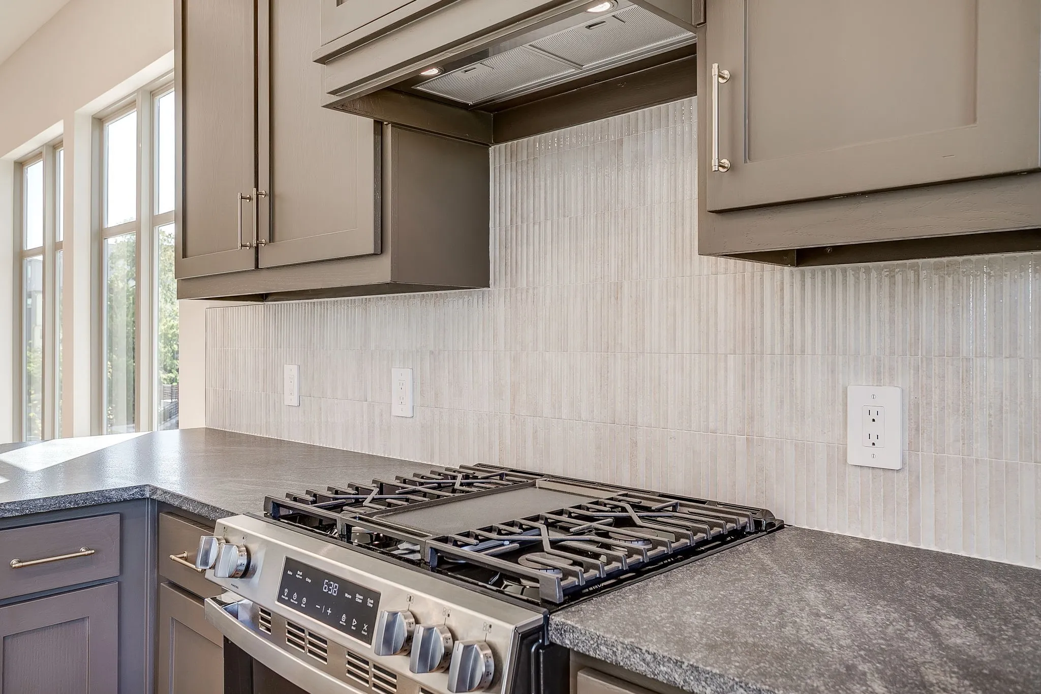Condominium For Rent in Tarrant County , 2824 Weisenberger Street 106, Fort Worth, Texas 76107, 2 Bedroom, 3 Bathroom, 2 Garage spaces, 1,628 Sqft, built in 2025, mls#21379871, Real Estate Agent in Fort Worth, Homes For Rent in Tarrant county, Homes For Rent in Fort Worth, Realtor in Fort Worth Texas, Real Estate Brokerage Independent Realty Texas, Luminita Cordes Realtor
