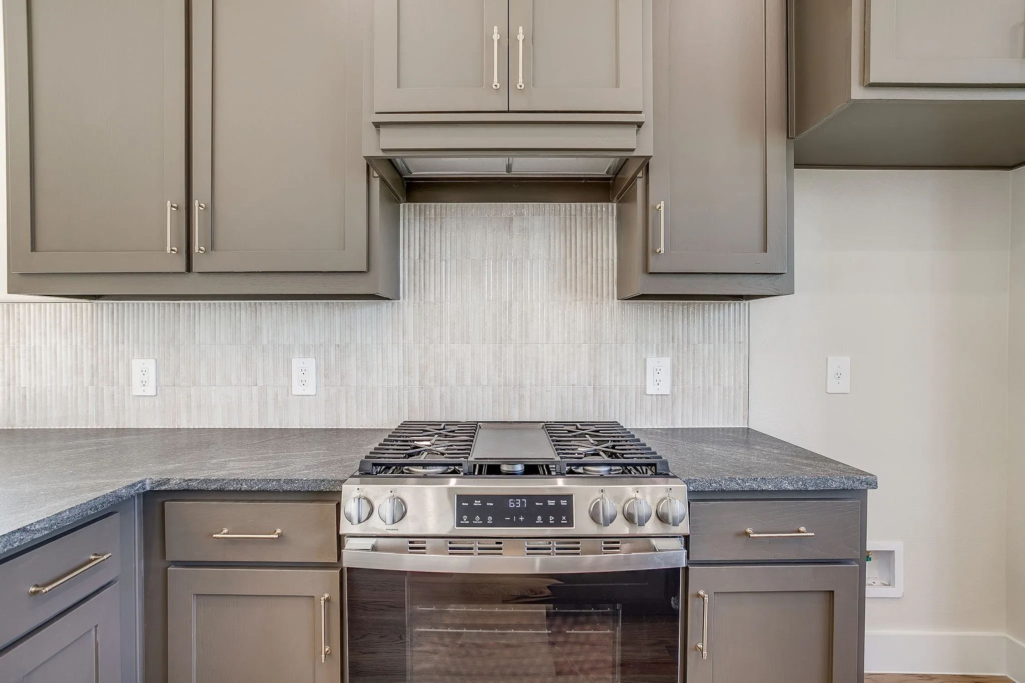 Condominium For Rent in Tarrant County , 2824 Weisenberger Street 106, Fort Worth, Texas 76107, 2 Bedroom, 3 Bathroom, 2 Garage spaces, 1,628 Sqft, built in 2025, mls#21379871, Real Estate Agent in Fort Worth, Homes For Rent in Tarrant county, Homes For Rent in Fort Worth, Realtor in Fort Worth Texas, Real Estate Brokerage Independent Realty Texas, Luminita Cordes Realtor