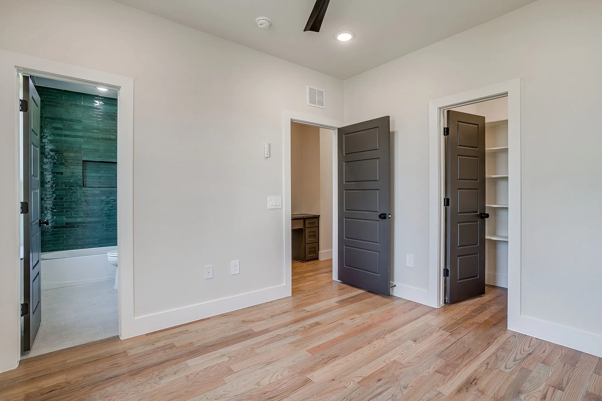 Condominium For Rent in Tarrant County , 2824 Weisenberger Street 106, Fort Worth, Texas 76107, 2 Bedroom, 3 Bathroom, 2 Garage spaces, 1,628 Sqft, built in 2025, mls#21379871, Real Estate Agent in Fort Worth, Homes For Rent in Tarrant county, Homes For Rent in Fort Worth, Realtor in Fort Worth Texas, Real Estate Brokerage Independent Realty Texas, Luminita Cordes Realtor