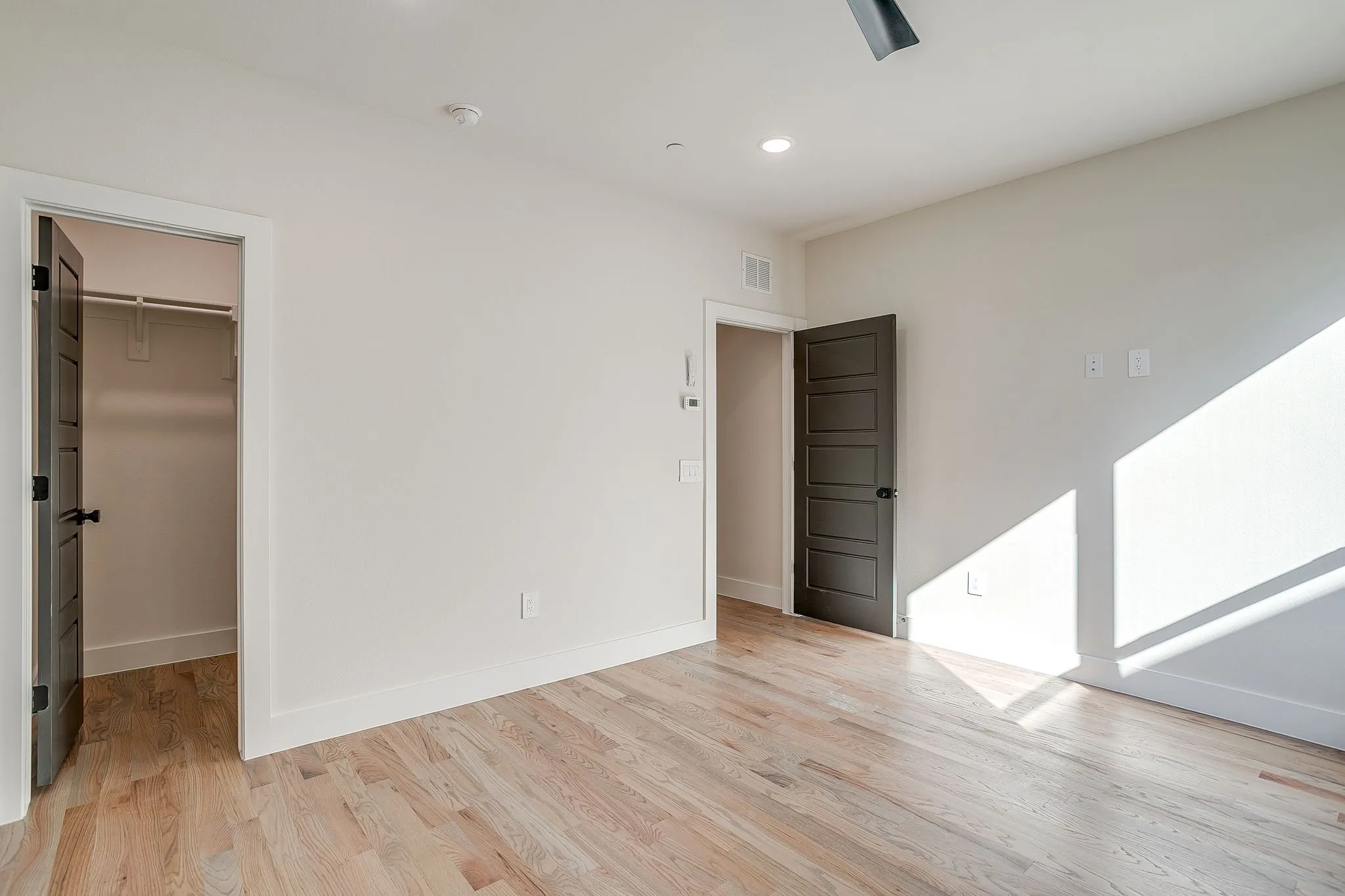 Condominium For Rent in Tarrant County , 2824 Weisenberger Street 106, Fort Worth, Texas 76107, 2 Bedroom, 3 Bathroom, 2 Garage spaces, 1,628 Sqft, built in 2025, mls#21379871, Real Estate Agent in Fort Worth, Homes For Rent in Tarrant county, Homes For Rent in Fort Worth, Realtor in Fort Worth Texas, Real Estate Brokerage Independent Realty Texas, Luminita Cordes Realtor