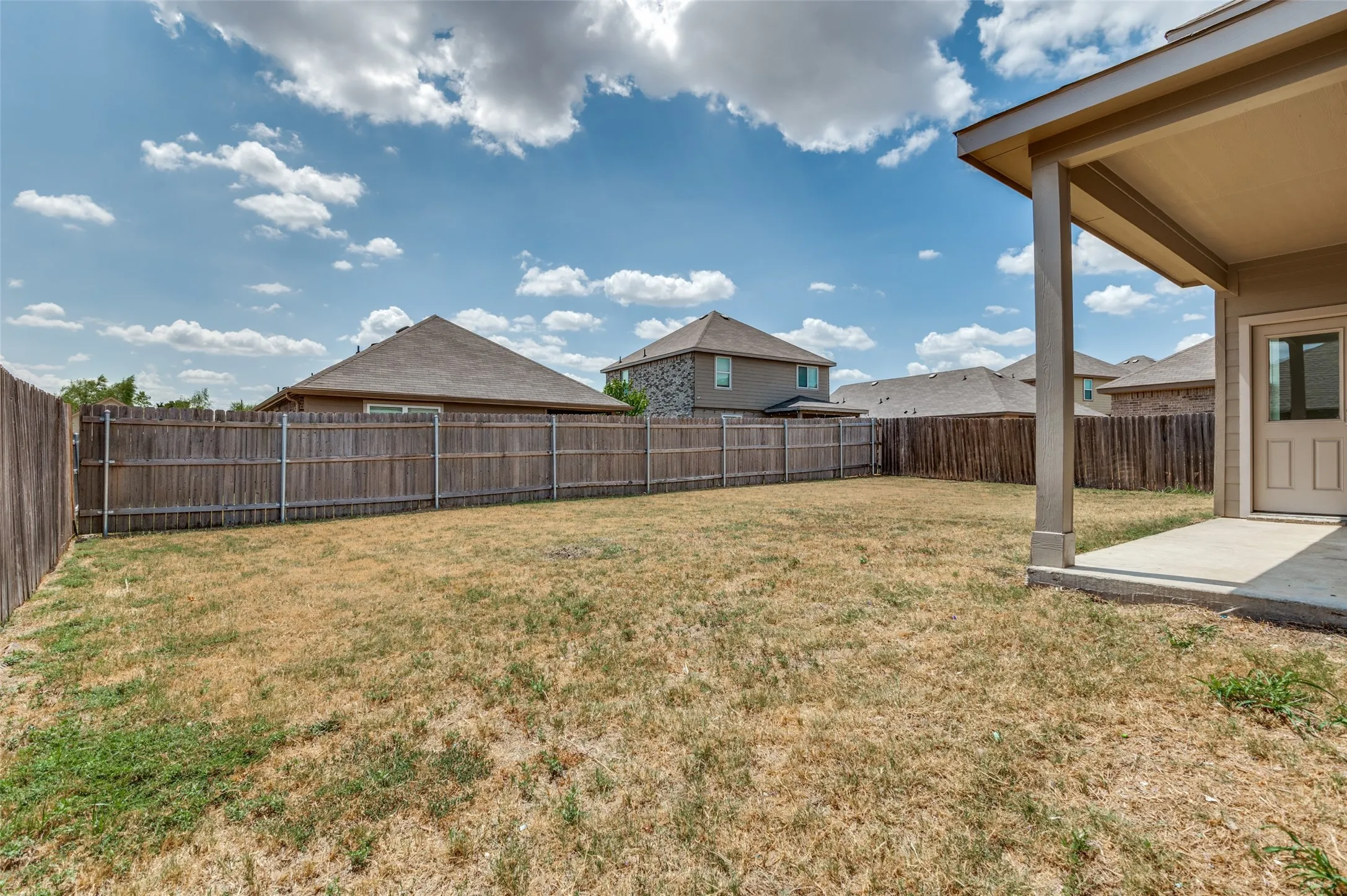 Single Family Residence For Sale in Ellis County , 1403 Kinglet Drive, Ennis, Texas 75119, 4 Bedroom, 3 Bathroom, 2 Garage spaces, 2,104 Sqft, built in 2020, mls#21379883, Real Estate Agent in Ennis, Homes For Sale in Ellis county, Homes For Sale in Ennis, Realtor in Ennis Texas, Real Estate Brokerage Independent Realty Texas, Luminita Cordes Realtor