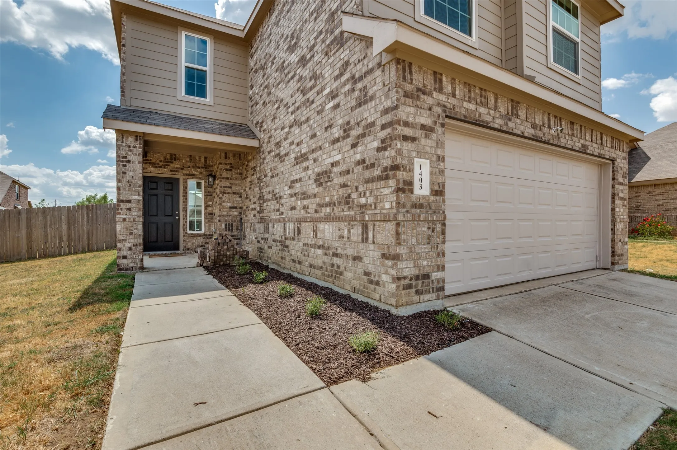 Single Family Residence For Sale in Ellis County , 1403 Kinglet Drive, Ennis, Texas 75119, 4 Bedroom, 3 Bathroom, 2 Garage spaces, 2,104 Sqft, built in 2020, mls#21379883, Real Estate Agent in Ennis, Homes For Sale in Ellis county, Homes For Sale in Ennis, Realtor in Ennis Texas, Real Estate Brokerage Independent Realty Texas, Luminita Cordes Realtor